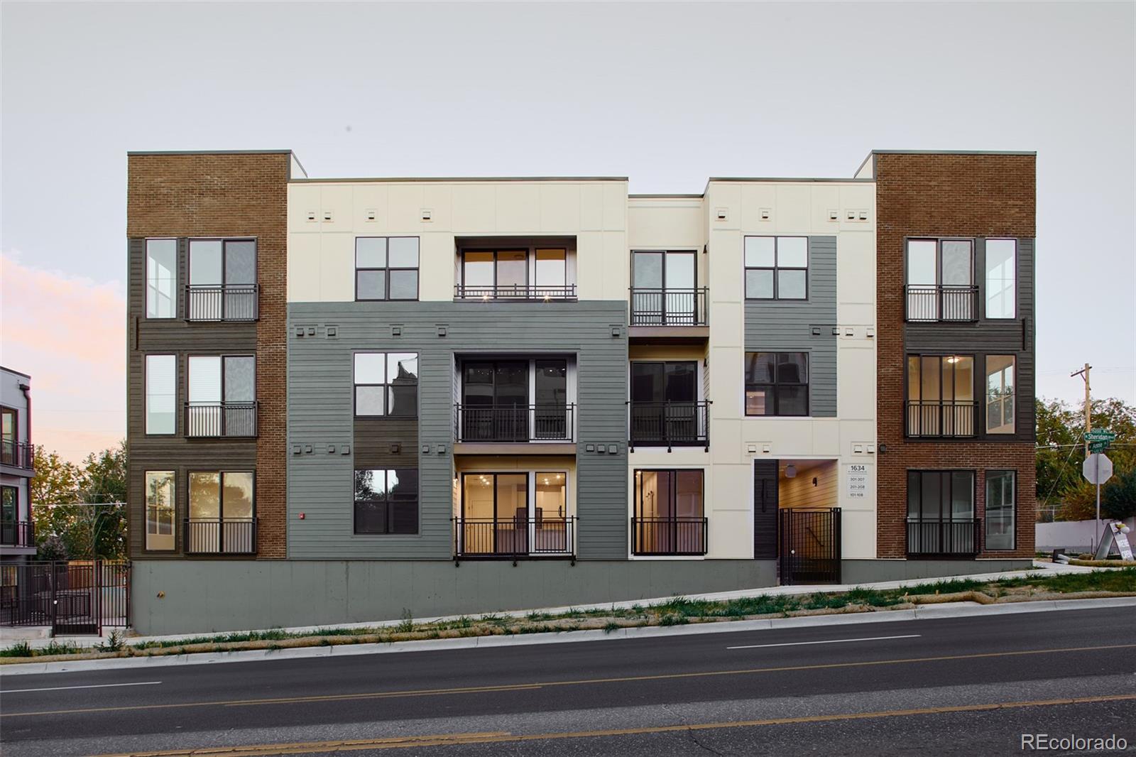 MLS Image #10 for 1680 n sheridan boulevard,denver, Colorado