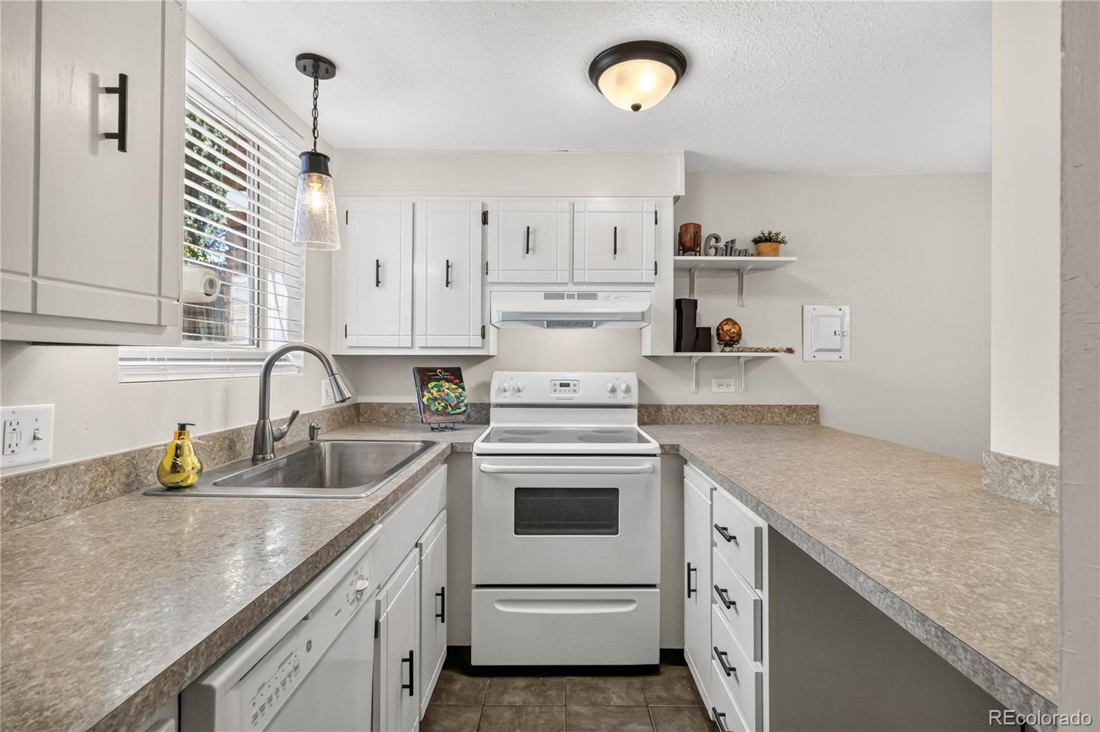 MLS Image #5 for 1390  everett court,lakewood, Colorado
