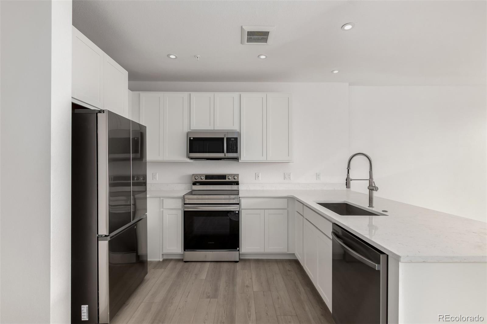 MLS Image #4 for 1634 n sheridan boulevard,denver, Colorado