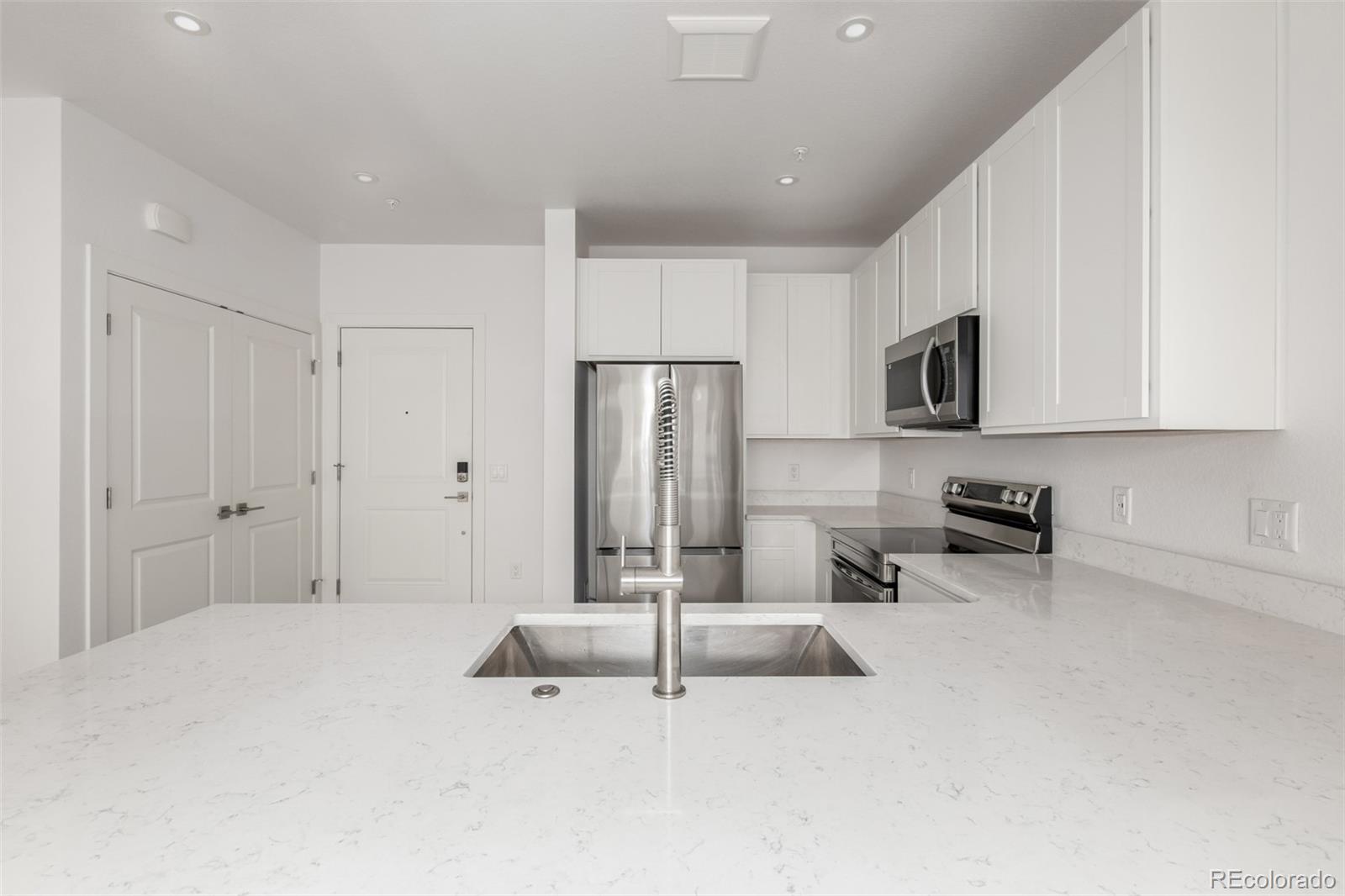 MLS Image #5 for 1634 n sheridan boulevard,denver, Colorado