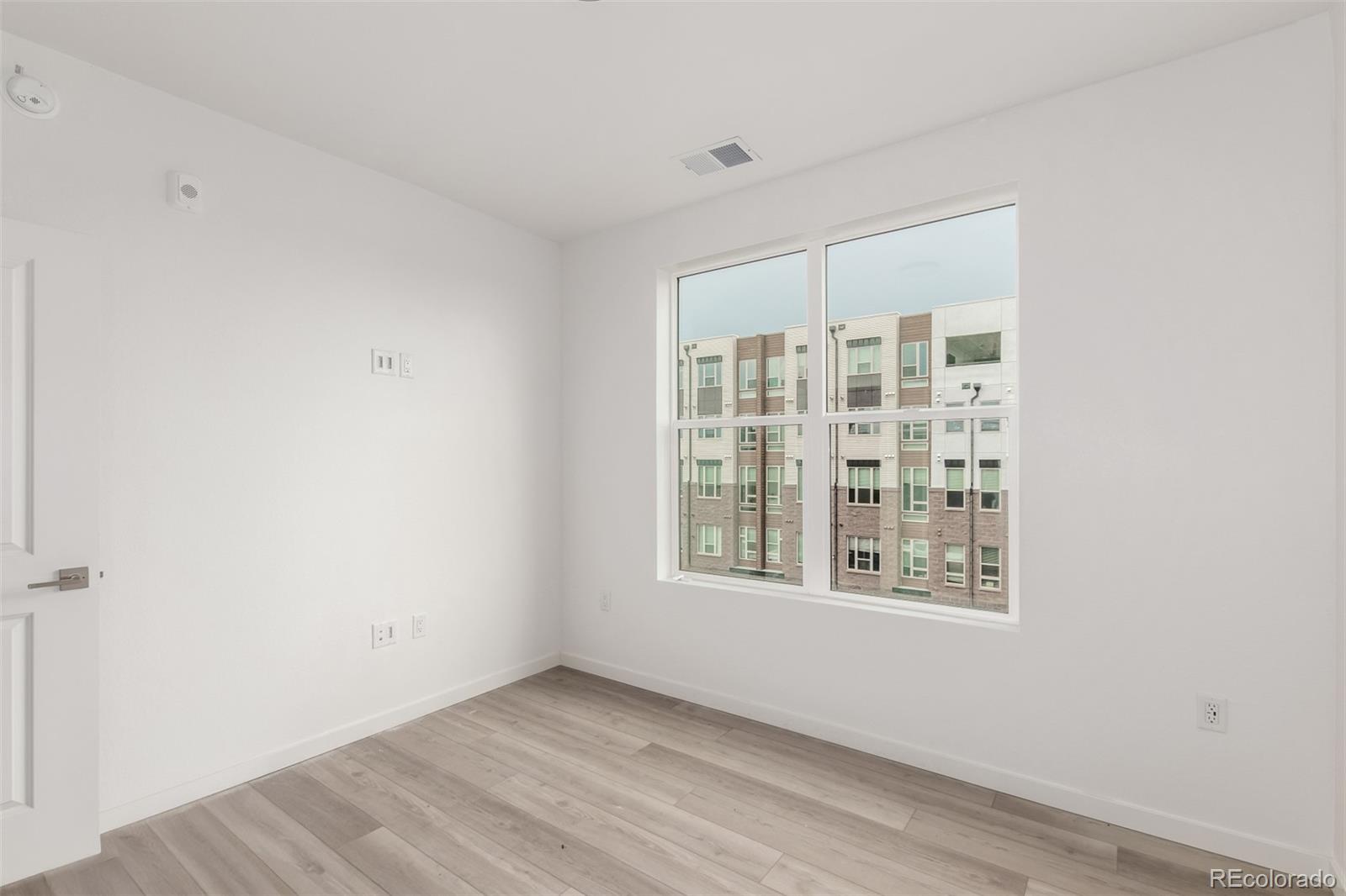 MLS Image #8 for 1634 n sheridan boulevard,denver, Colorado