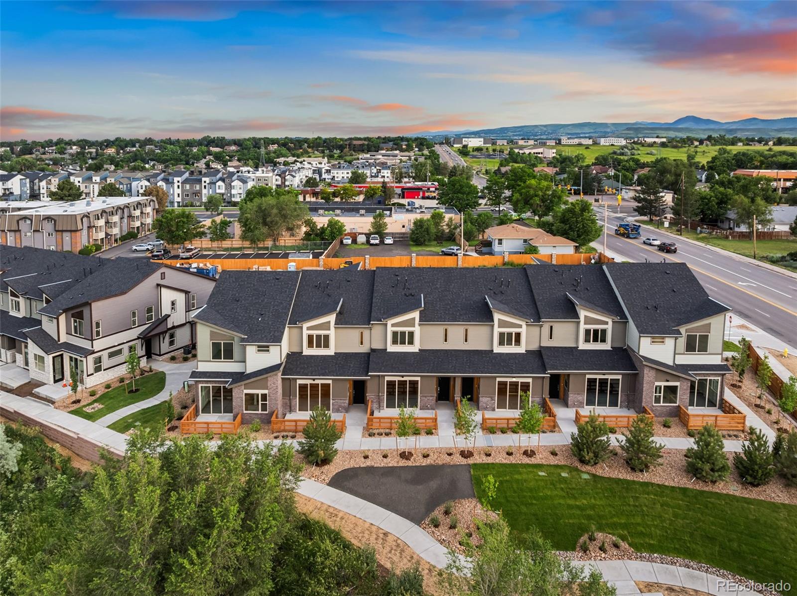 MLS Image #7 for 12334 w 58th court,arvada, Colorado