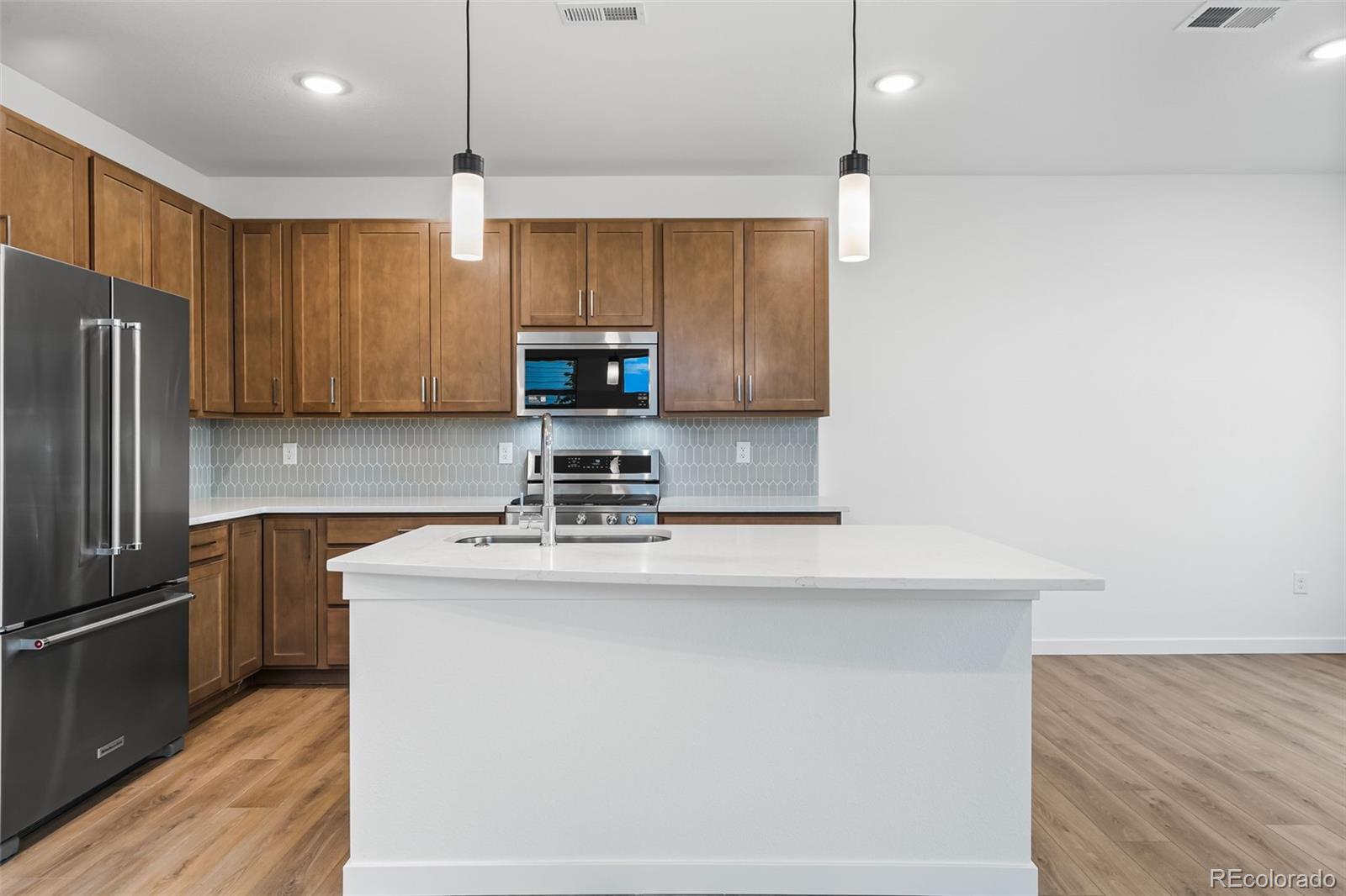 MLS Image #10 for 12318 w 58th court,arvada, Colorado