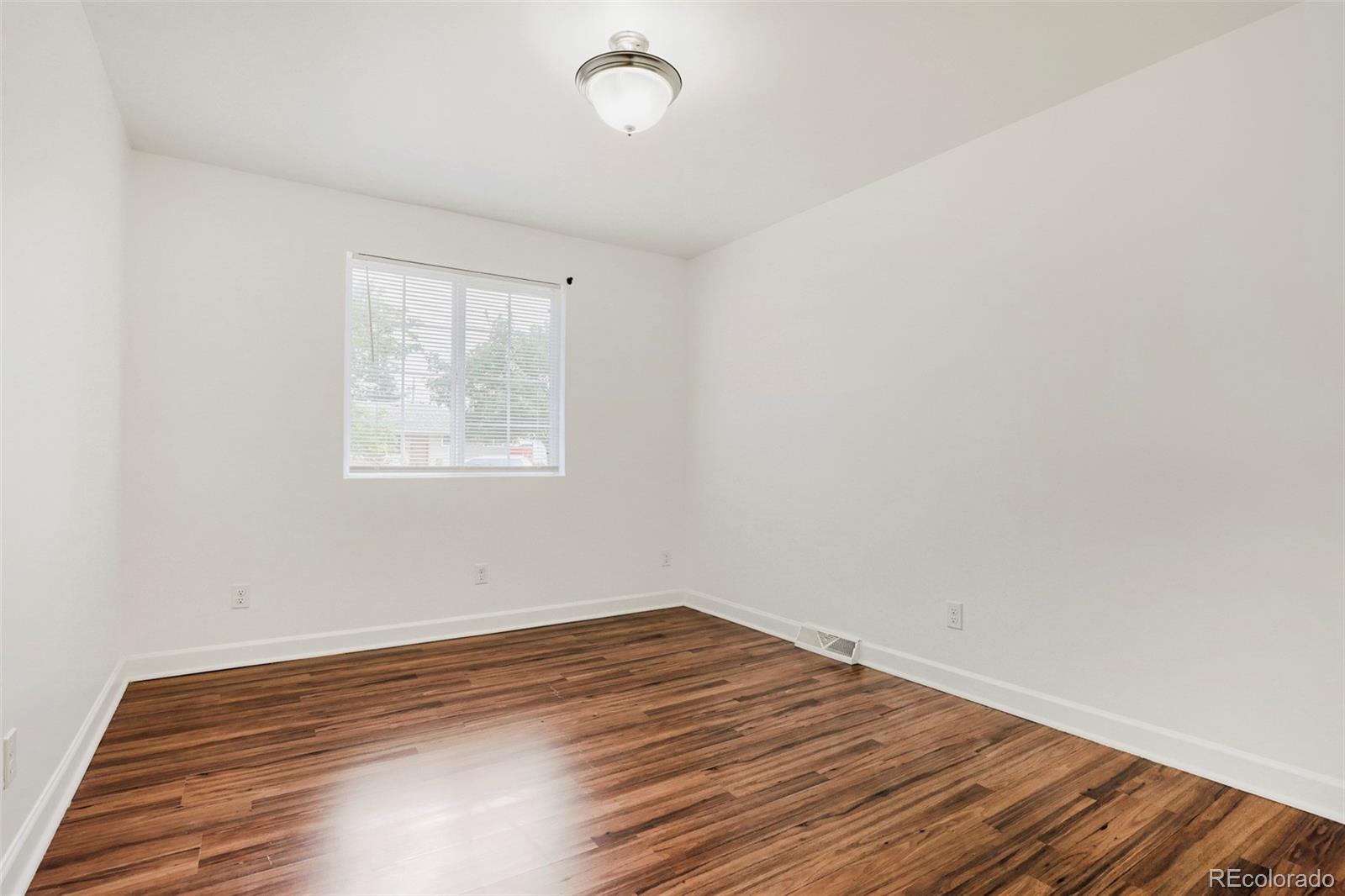 MLS Image #11 for 810  oswego street,aurora, Colorado