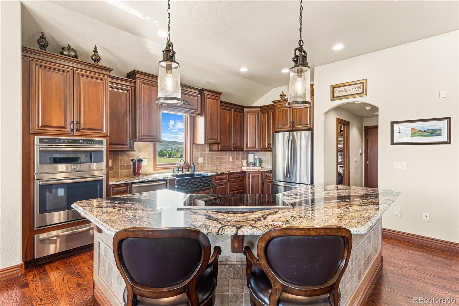 MLS Image #11 for 16213  red deer court,morrison, Colorado