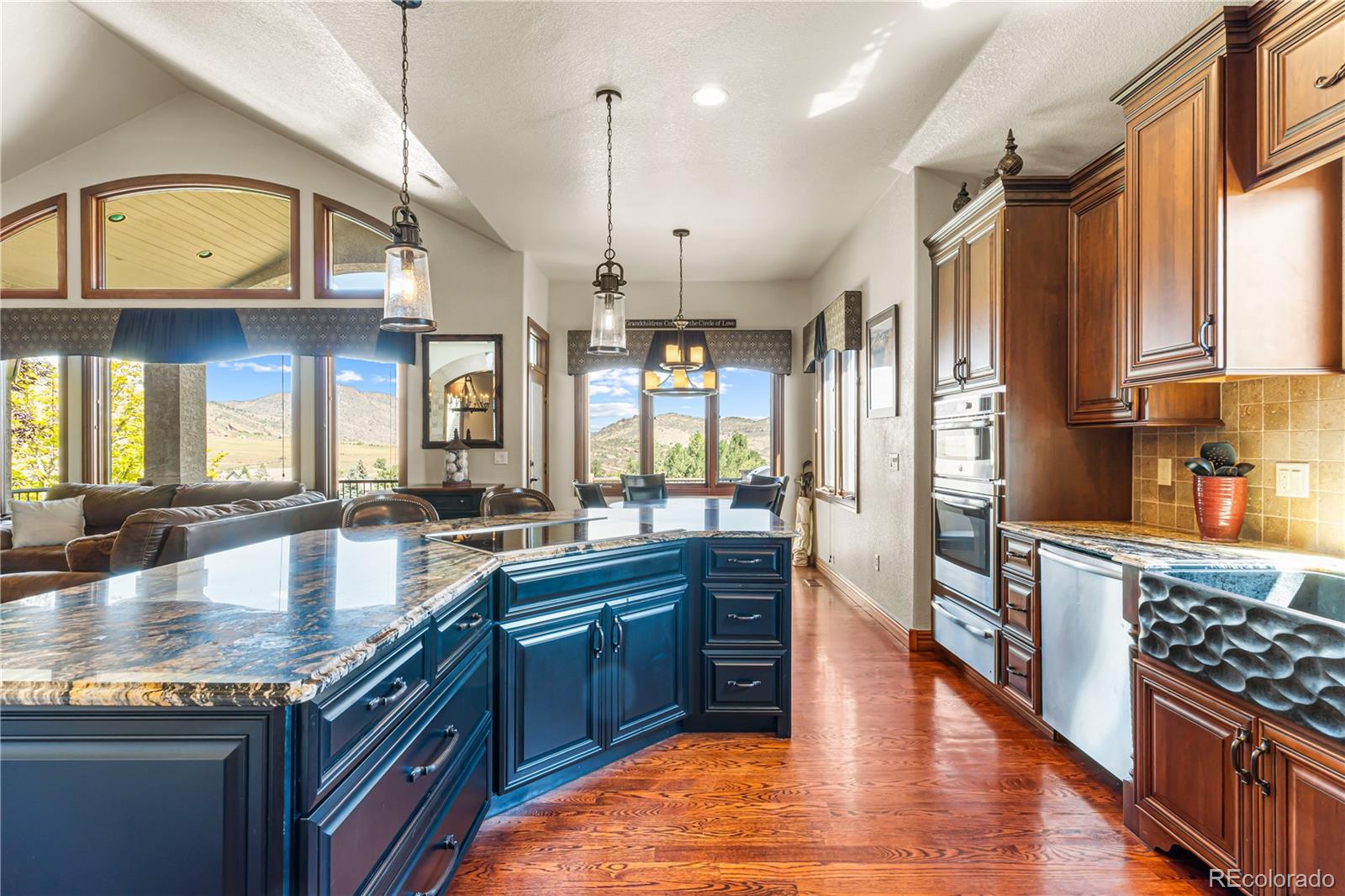 MLS Image #12 for 16213  red deer court,morrison, Colorado