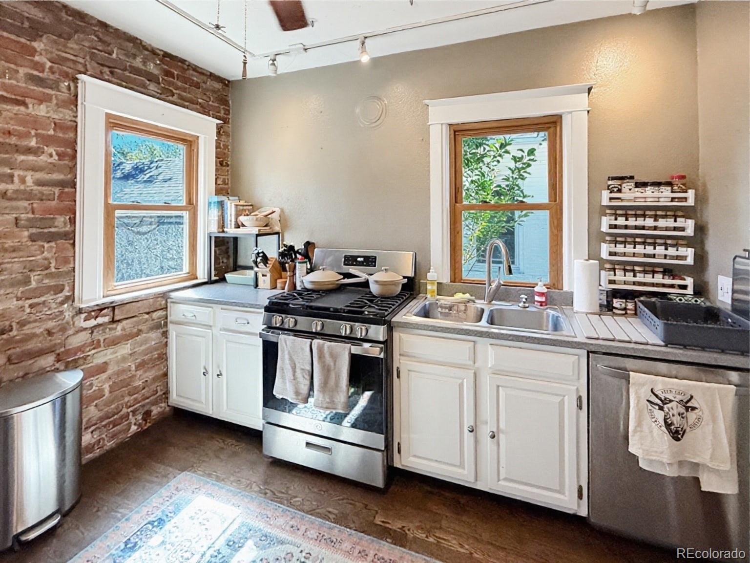 MLS Image #4 for 970 s pearl street,denver, Colorado