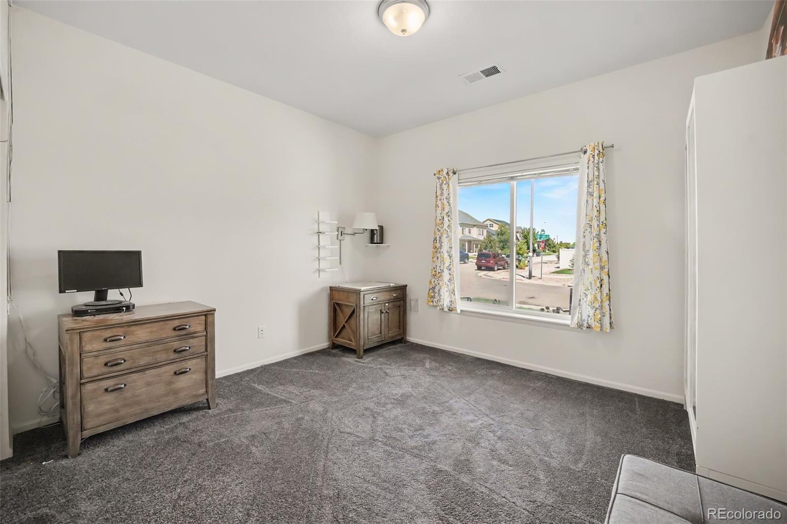 MLS Image #10 for 18754  robins drive,denver, Colorado