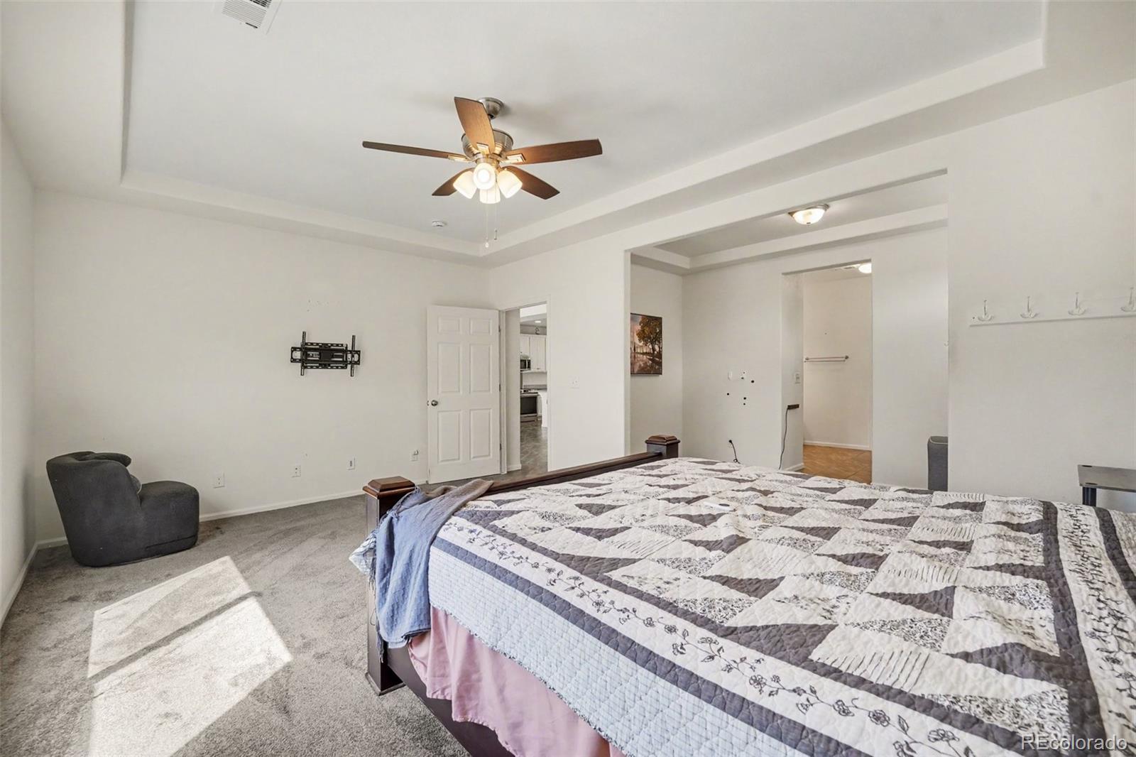 MLS Image #14 for 18754  robins drive,denver, Colorado