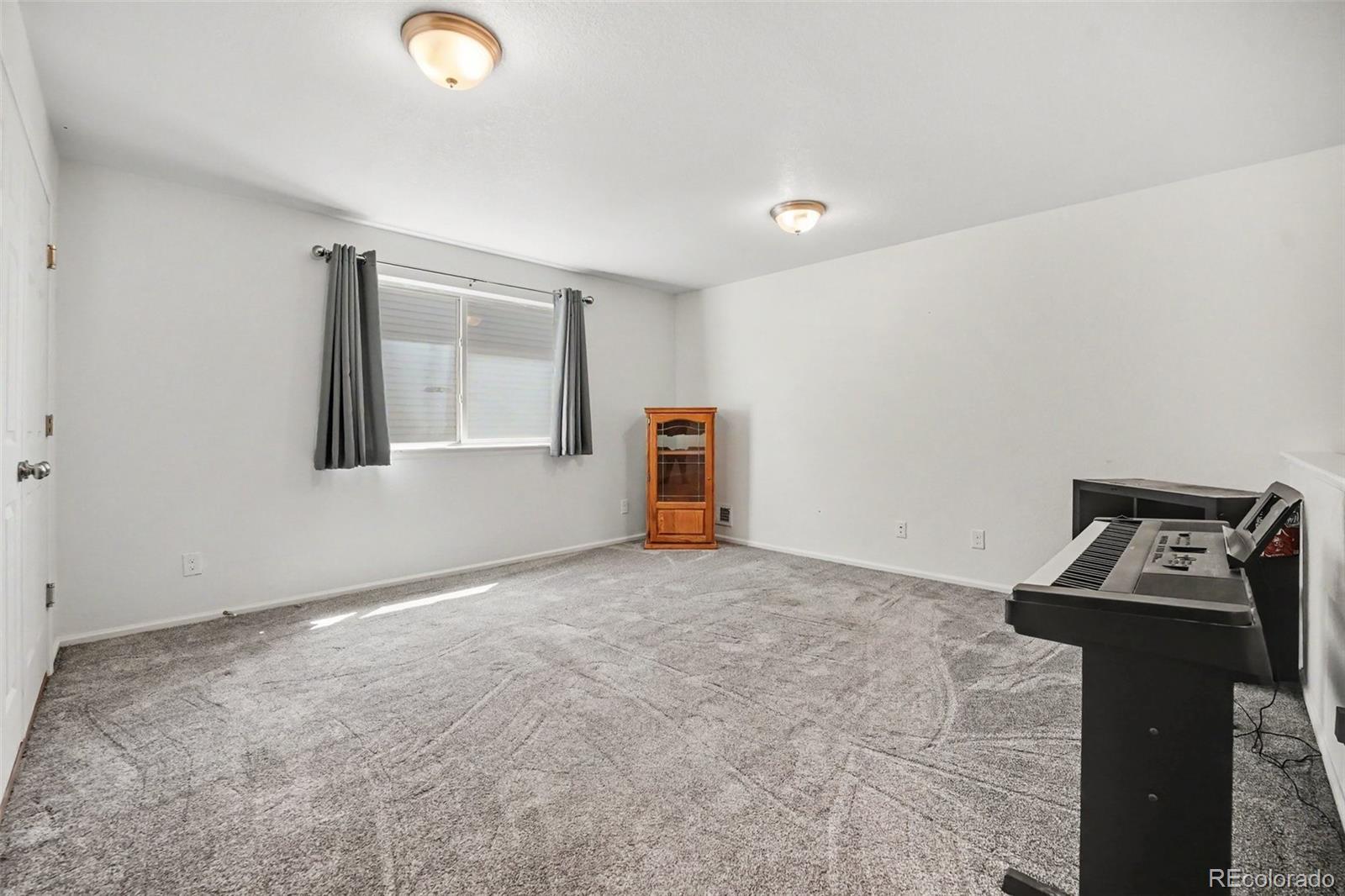 MLS Image #16 for 18754  robins drive,denver, Colorado