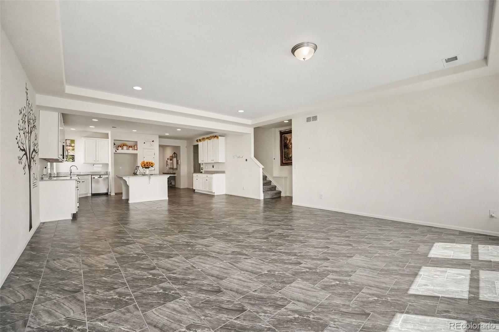 MLS Image #3 for 18754  robins drive,denver, Colorado