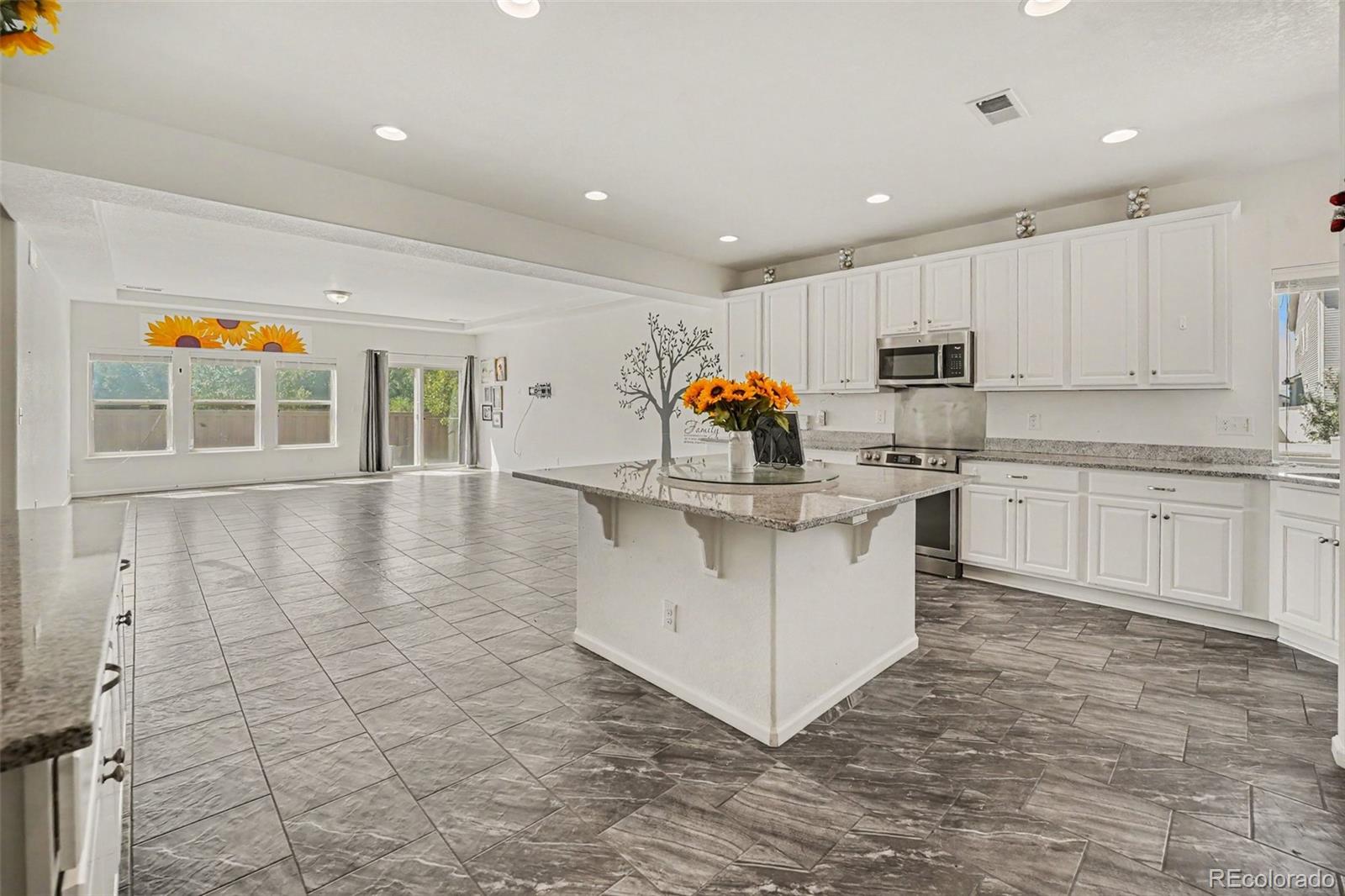 MLS Image #5 for 18754  robins drive,denver, Colorado