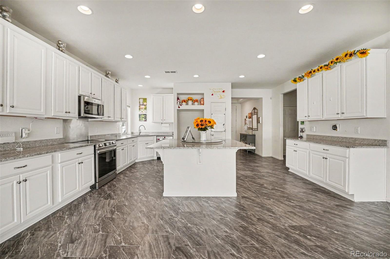MLS Image #7 for 18754  robins drive,denver, Colorado