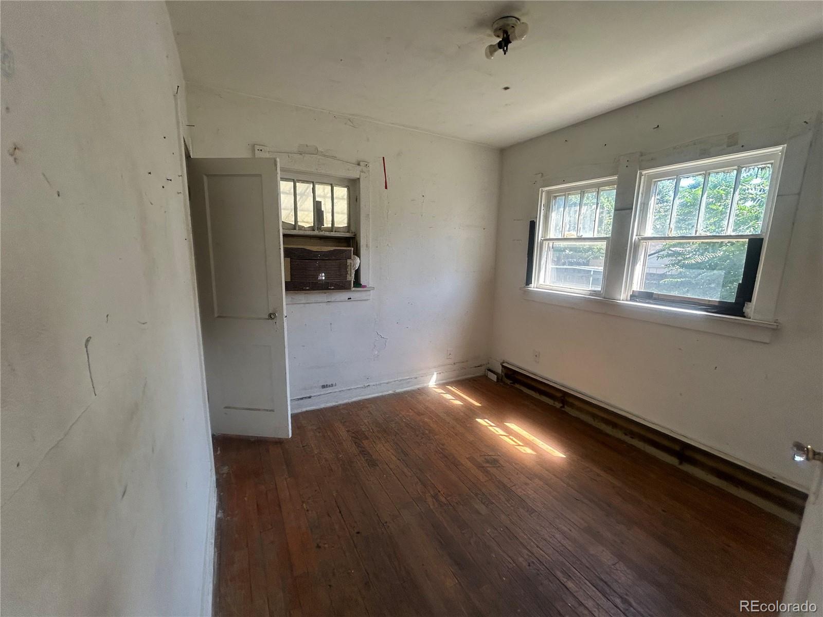 MLS Image #7 for 162  hazel court,denver, Colorado