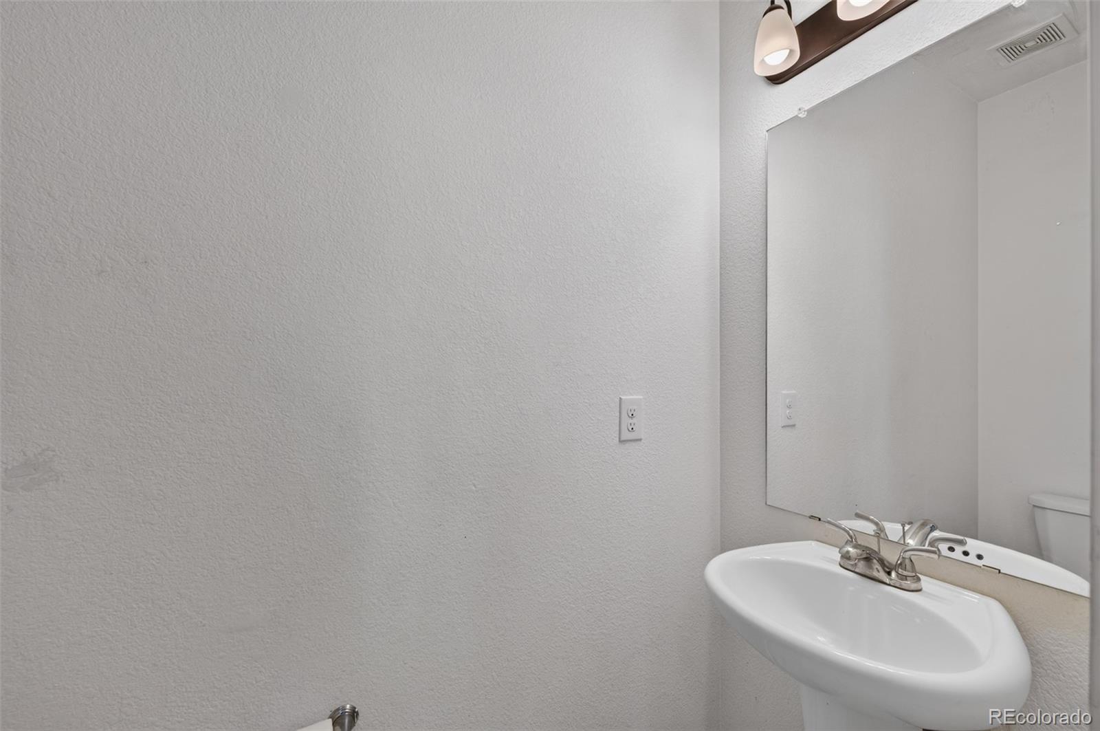 MLS Image #12 for 19133 e 54th place,denver, Colorado