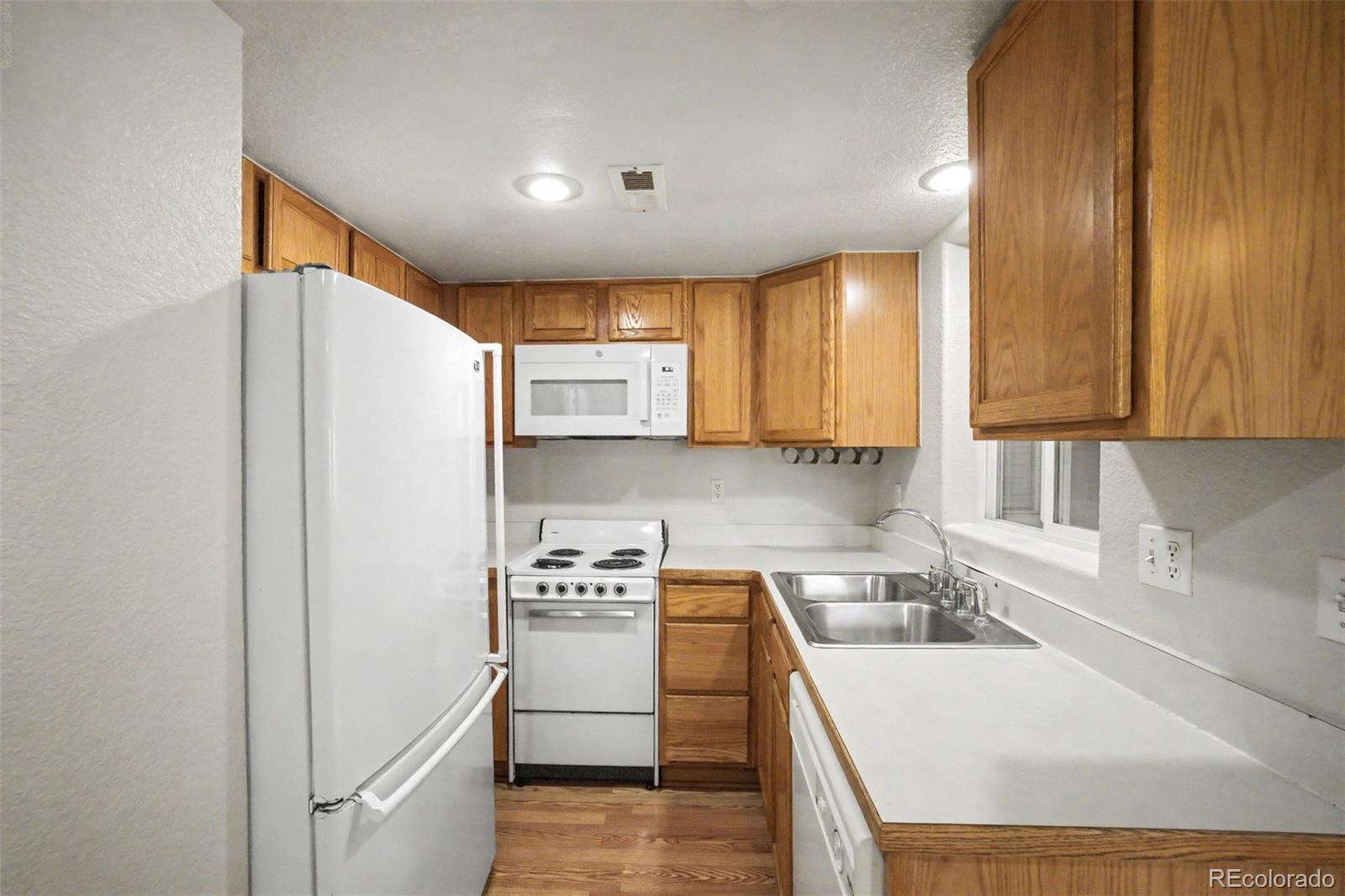 MLS Image #5 for 960 s dawson way,aurora, Colorado