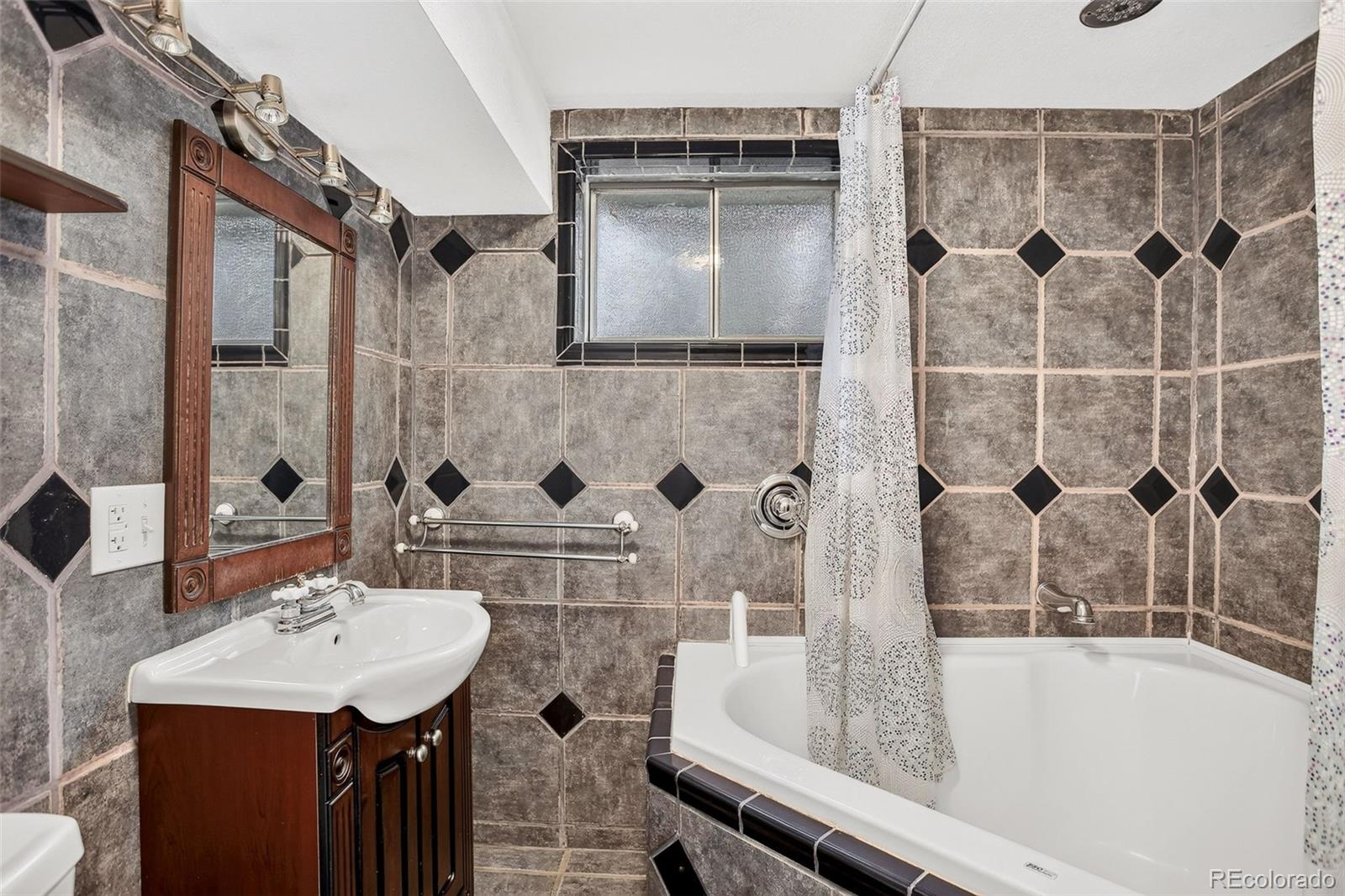 MLS Image #15 for 6472  vrain street,arvada, Colorado