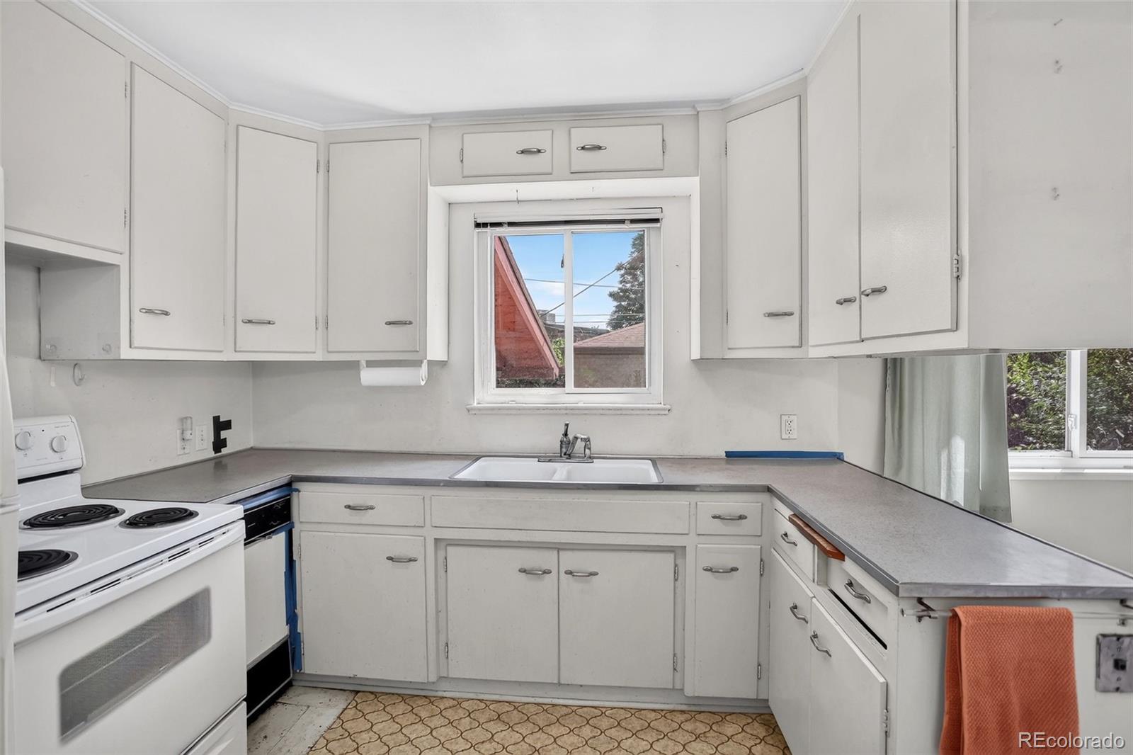 MLS Image #11 for 1520 s corona street,denver, Colorado