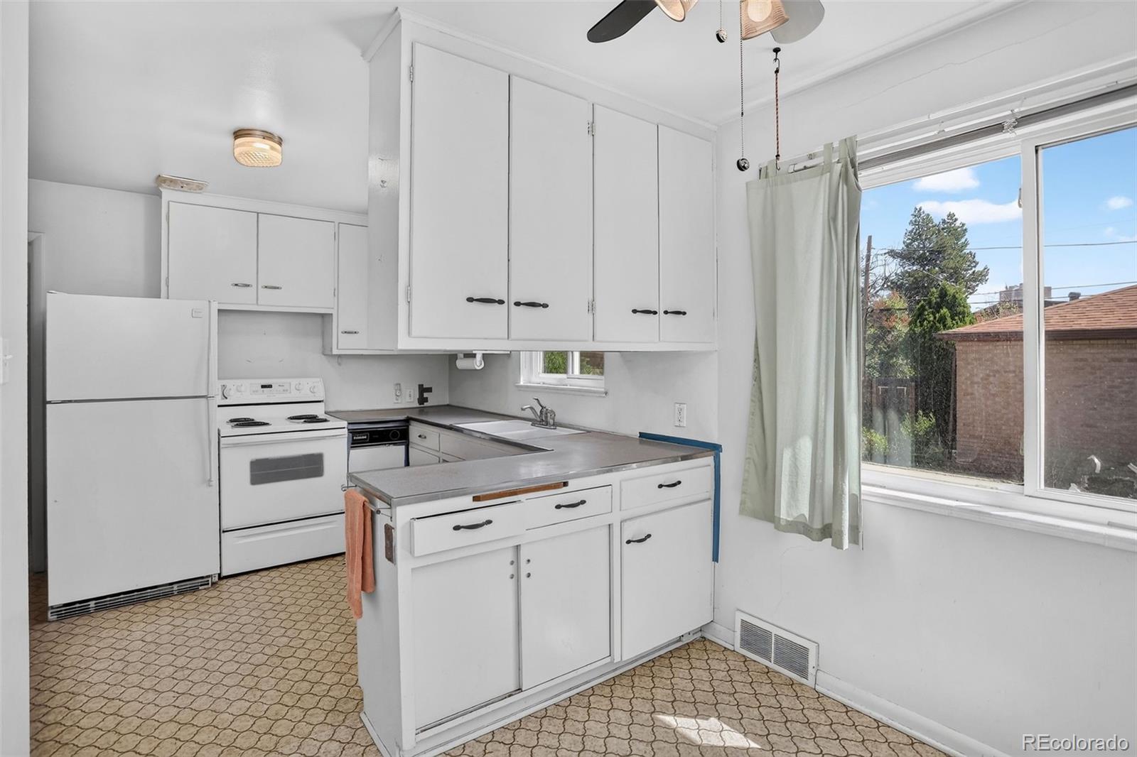 MLS Image #12 for 1520 s corona street,denver, Colorado