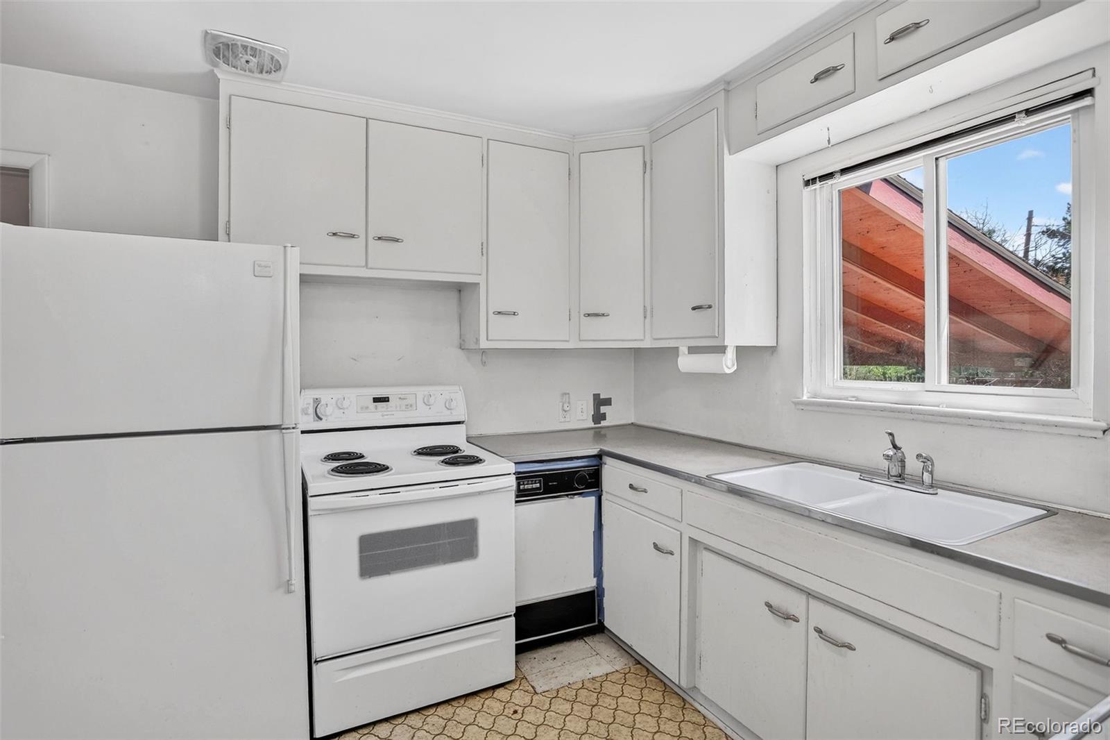 MLS Image #14 for 1520 s corona street,denver, Colorado