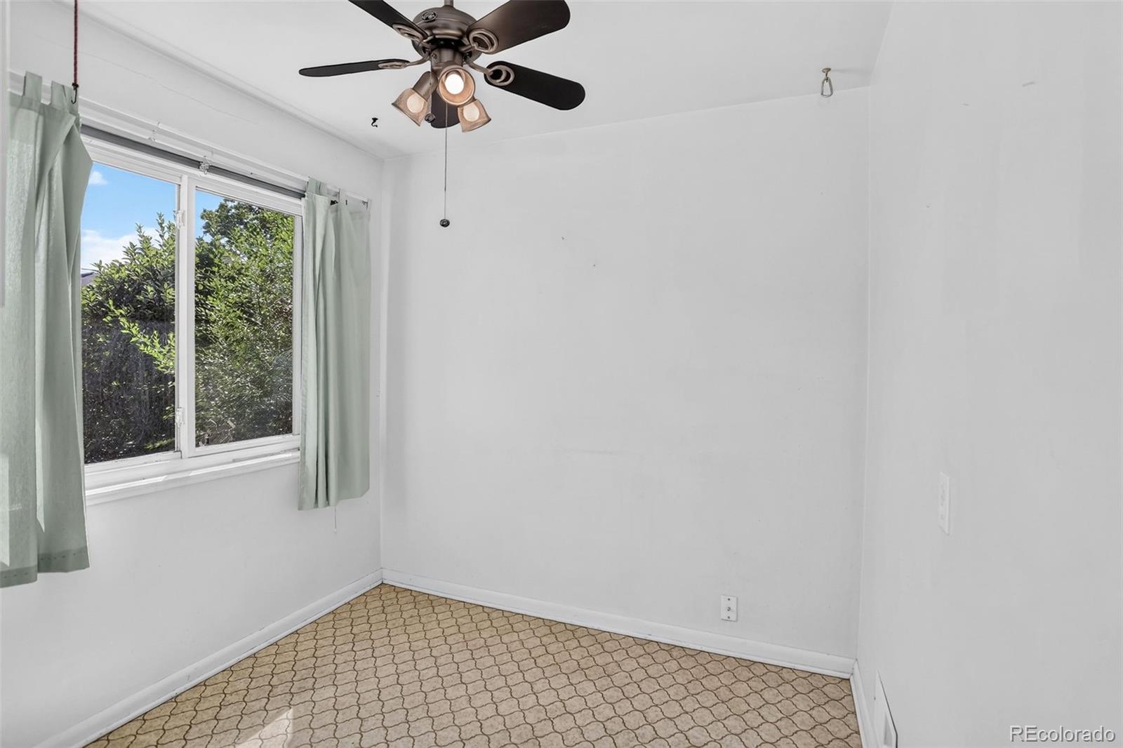 MLS Image #16 for 1520 s corona street,denver, Colorado