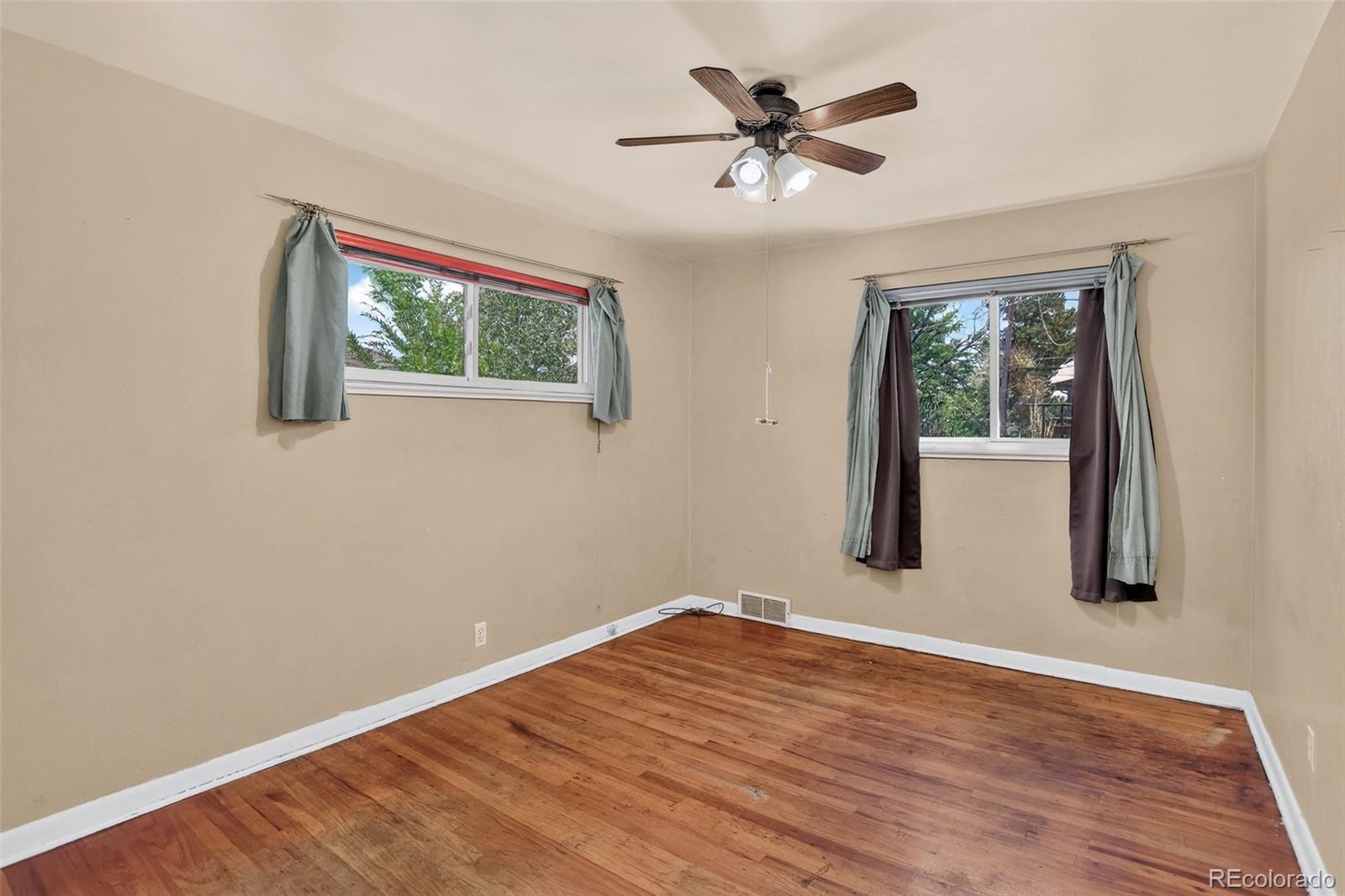 MLS Image #17 for 1520 s corona street,denver, Colorado