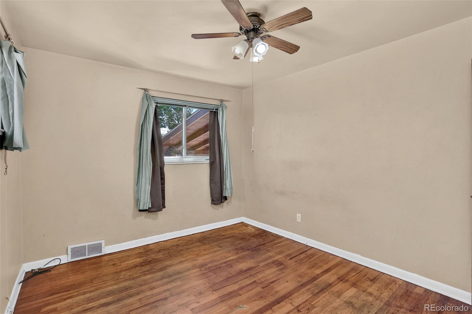 MLS Image #18 for 1520 s corona street,denver, Colorado