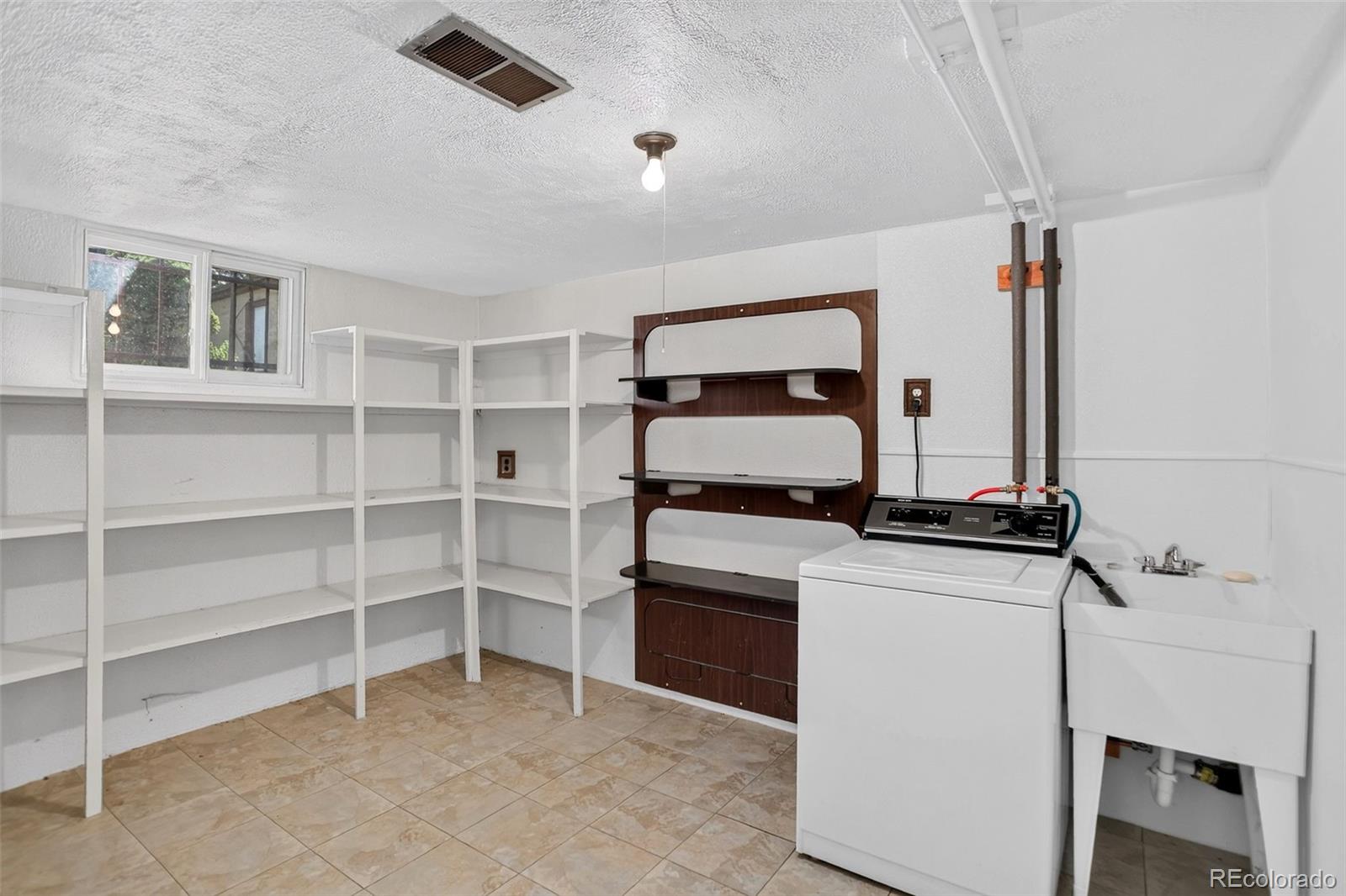 MLS Image #38 for 1520 s corona street,denver, Colorado