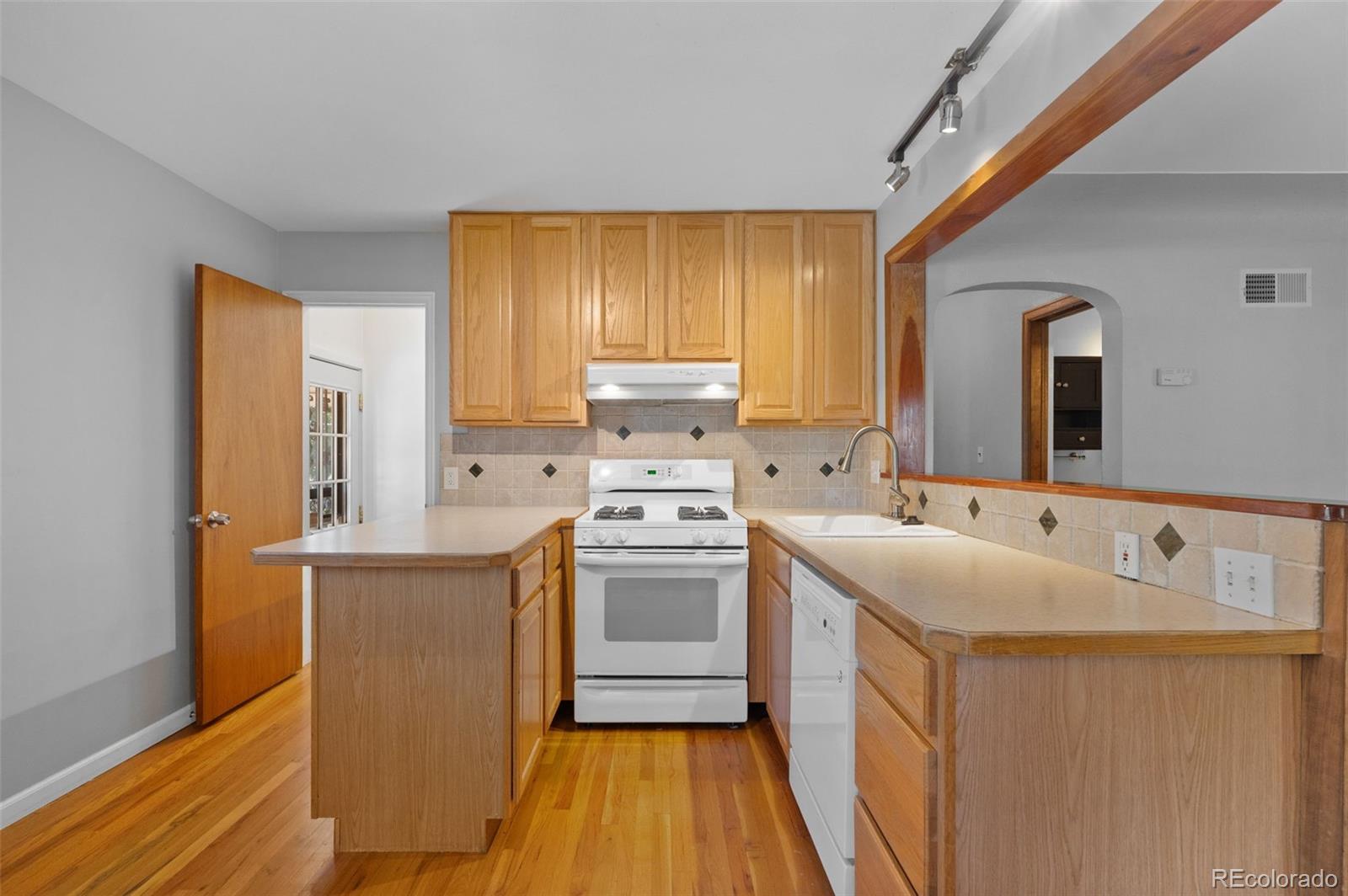MLS Image #8 for 4840 w 30th avenue,denver, Colorado