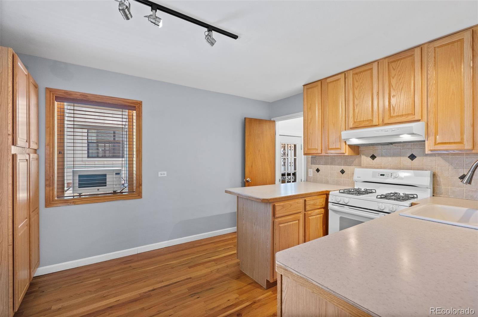 MLS Image #9 for 4840 w 30th avenue,denver, Colorado