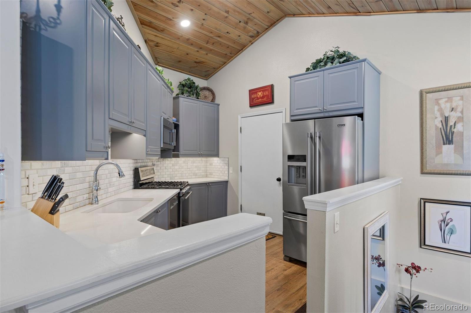 MLS Image #10 for 1470 s quebec way,denver, Colorado