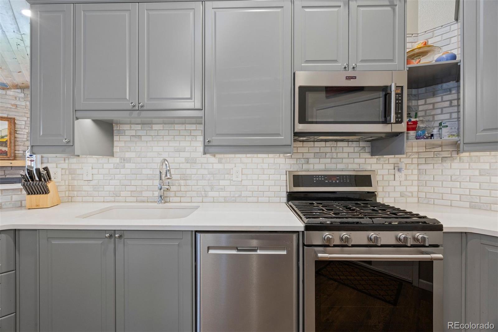 MLS Image #11 for 1470 s quebec way,denver, Colorado
