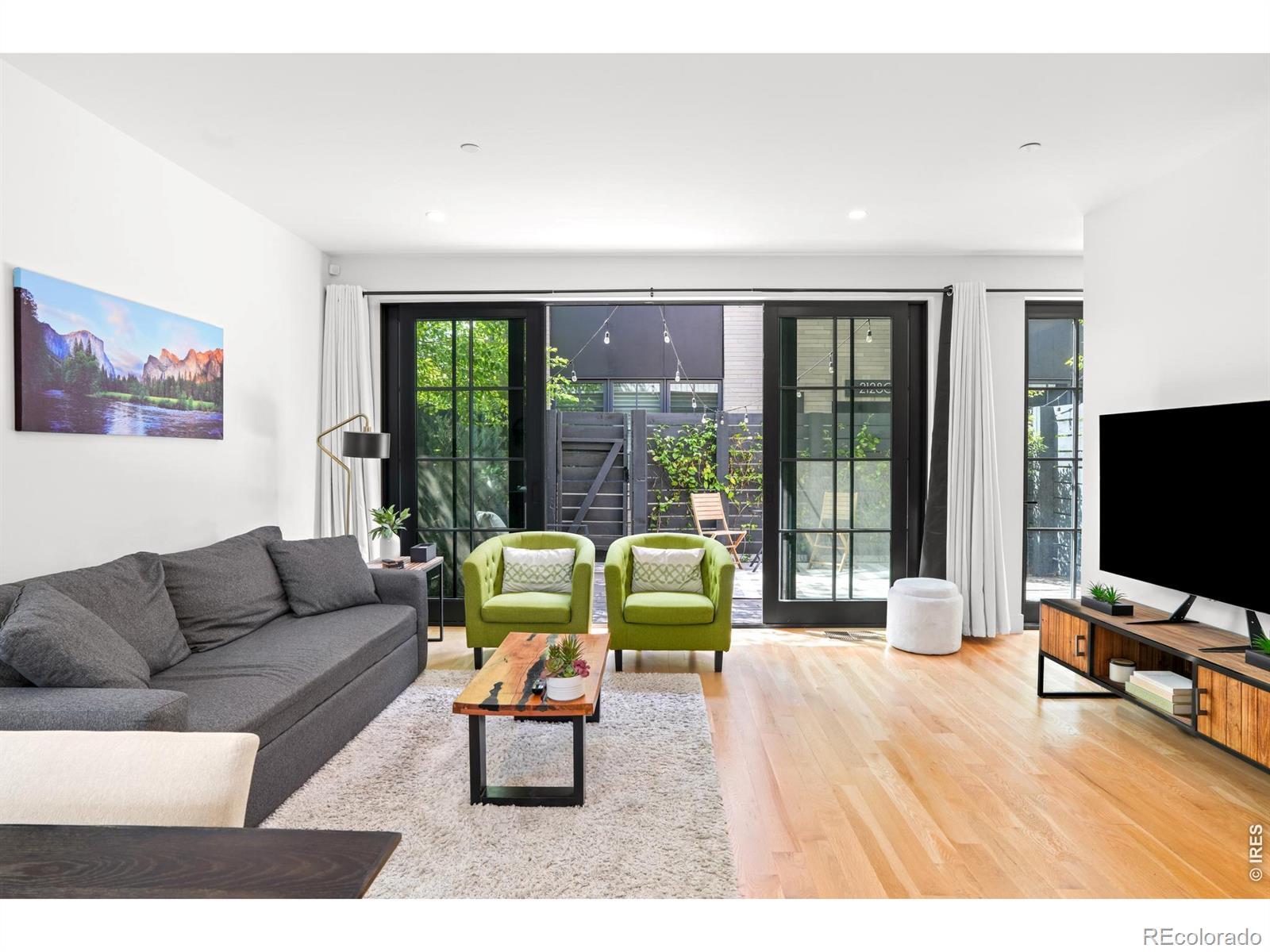 MLS Image #12 for 2126  pearl street,boulder, Colorado