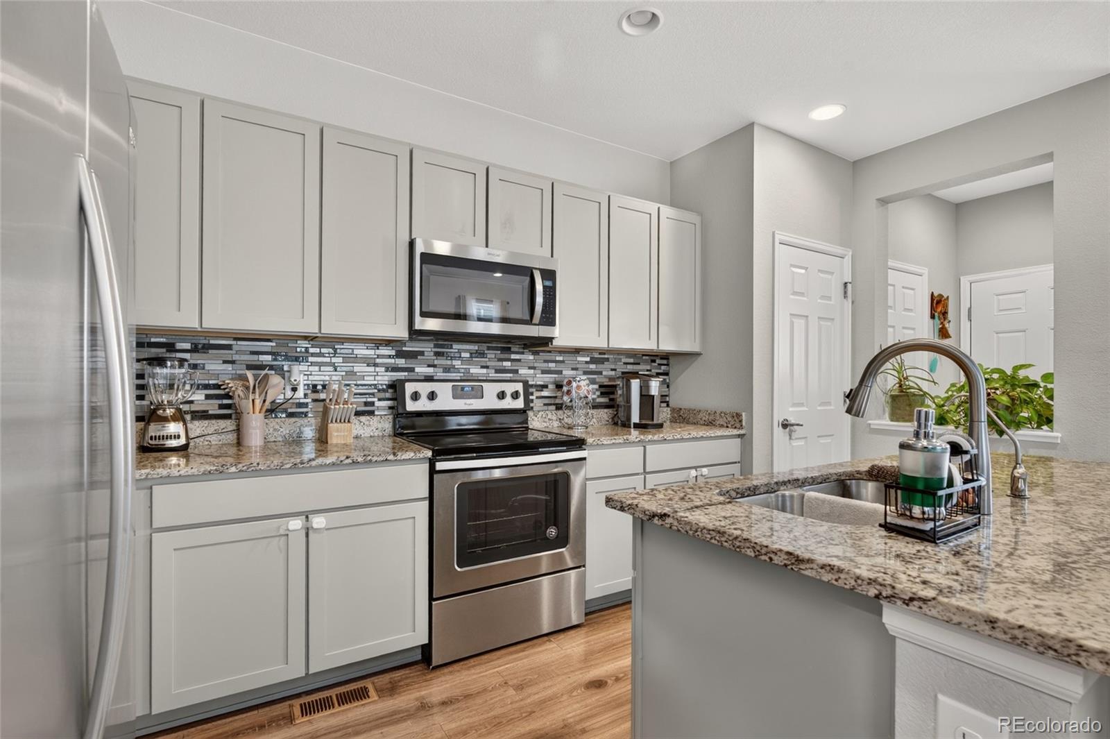MLS Image #9 for 4728  helena street,denver, Colorado