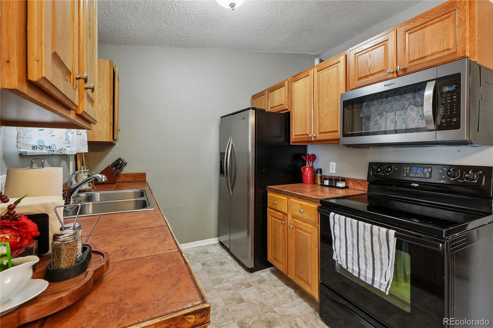 MLS Image #6 for 2045  grosbear lane,colorado springs, Colorado