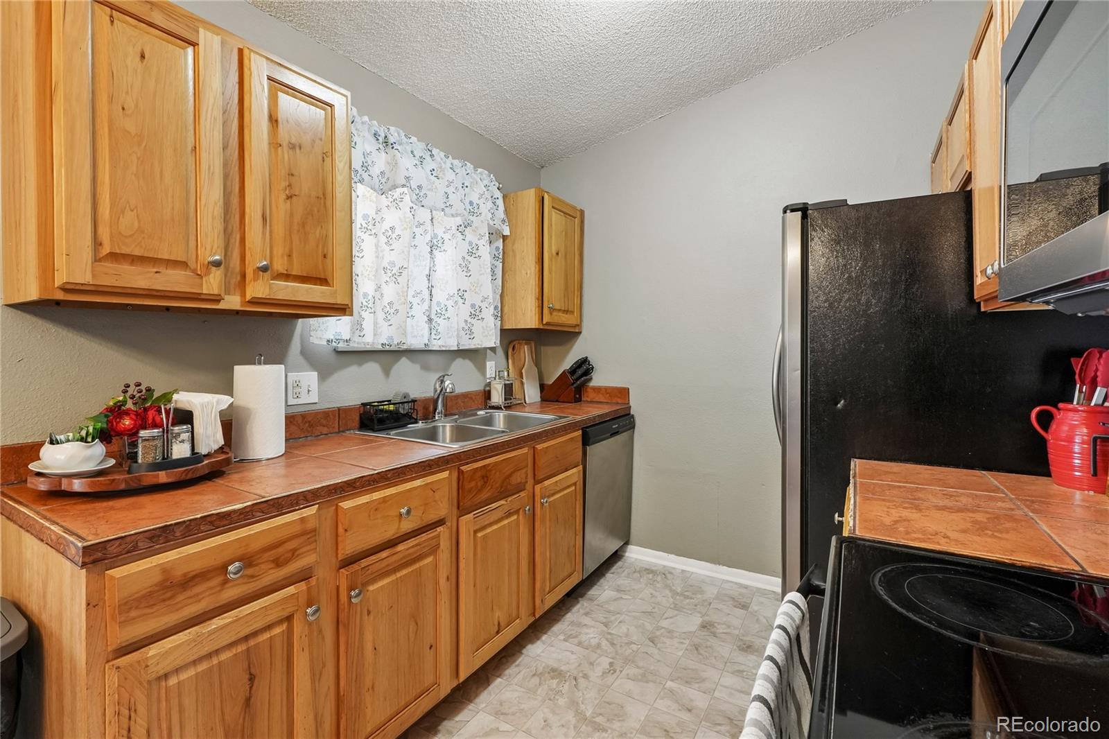 MLS Image #7 for 2045  grosbear lane,colorado springs, Colorado