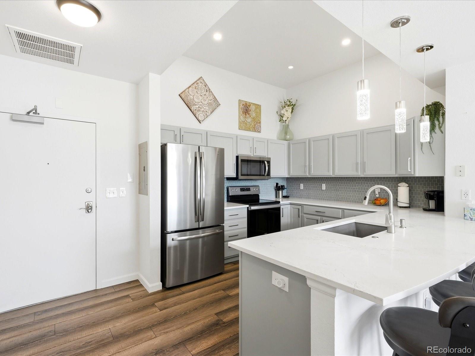 MLS Image #5 for 7931 w 55th avenue,arvada, Colorado