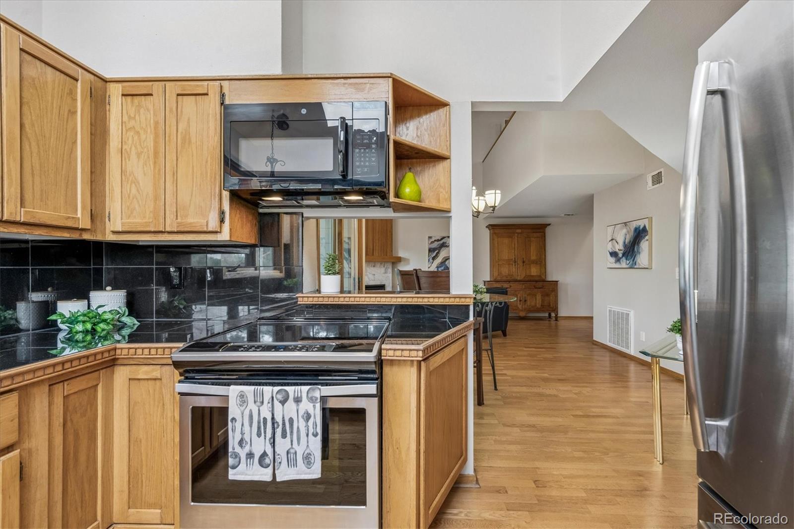 MLS Image #14 for 1300 s monaco street parkway,denver, Colorado