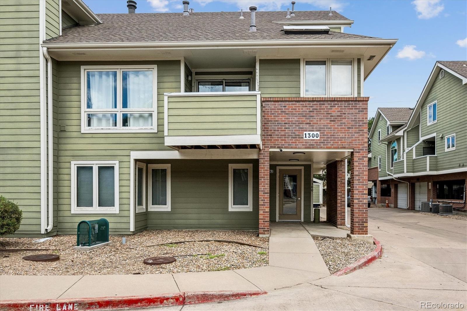 MLS Image #2 for 1300 s monaco street parkway,denver, Colorado
