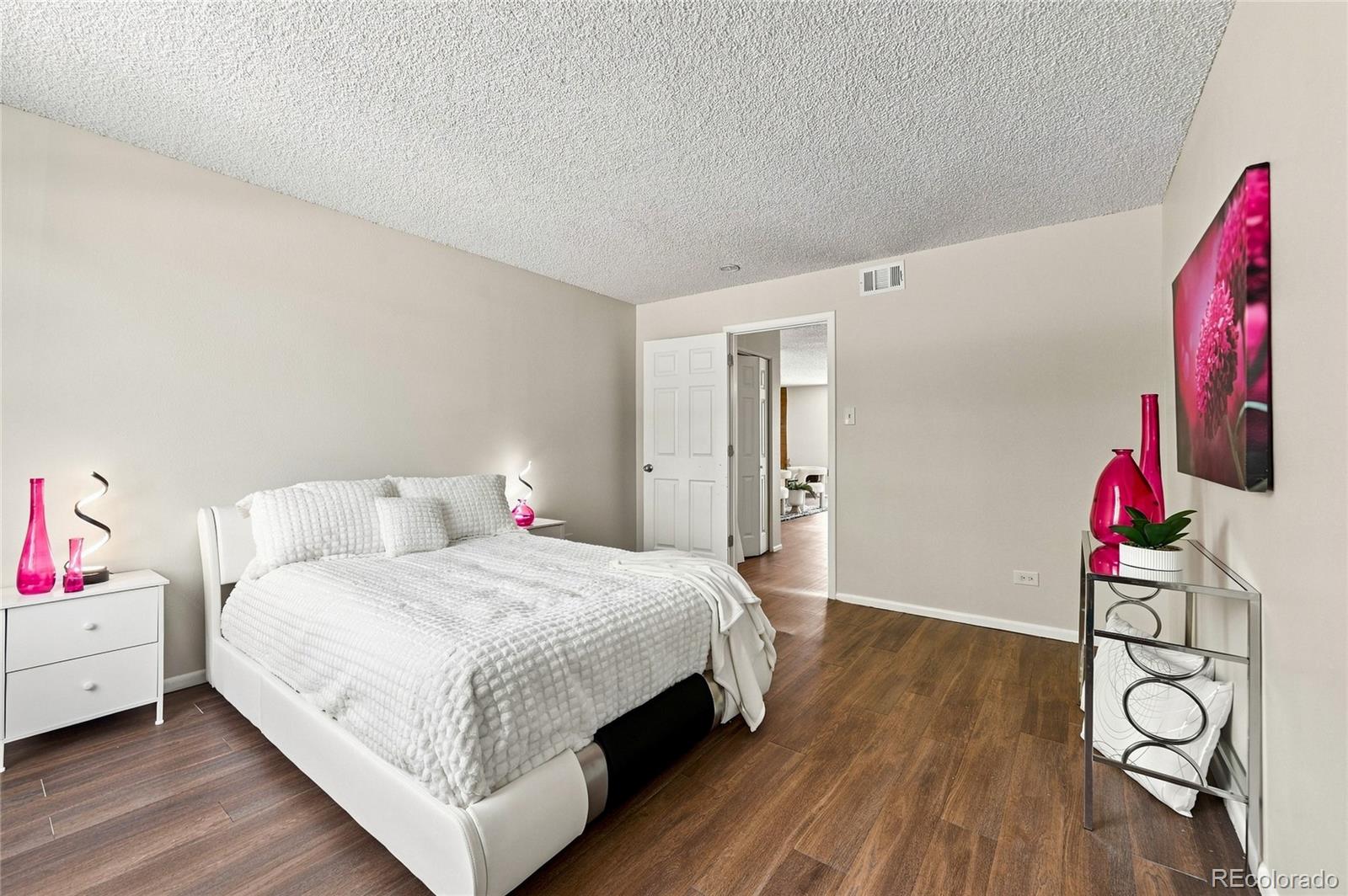MLS Image #11 for 3337 s monaco street parkway,denver, Colorado