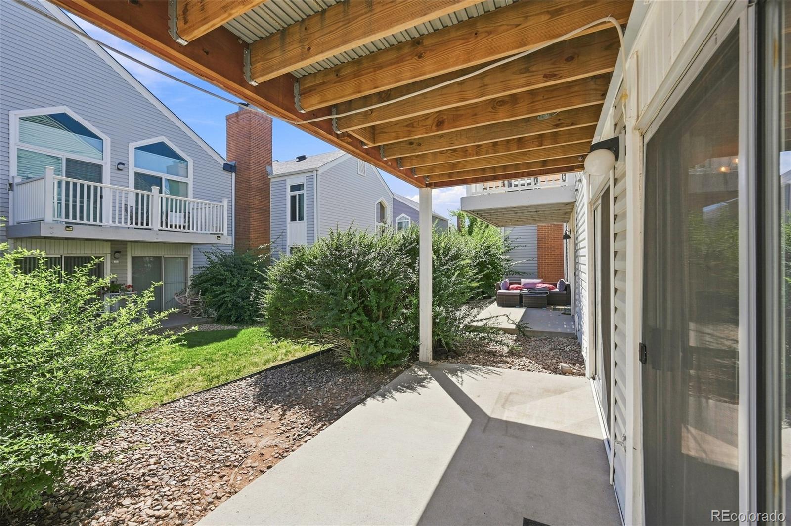MLS Image #14 for 3337 s monaco street parkway,denver, Colorado