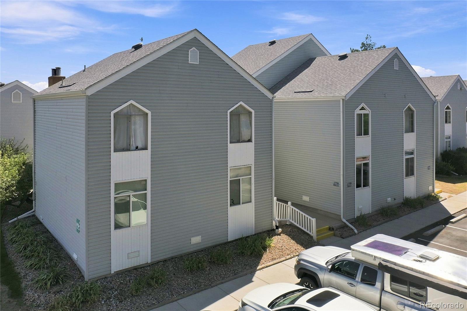 MLS Image #15 for 3337 s monaco street parkway,denver, Colorado
