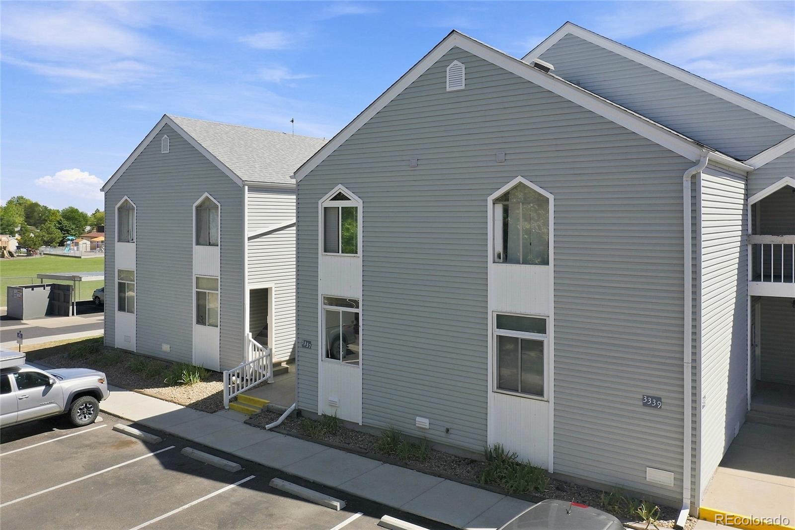 MLS Image #16 for 3337 s monaco street parkway,denver, Colorado
