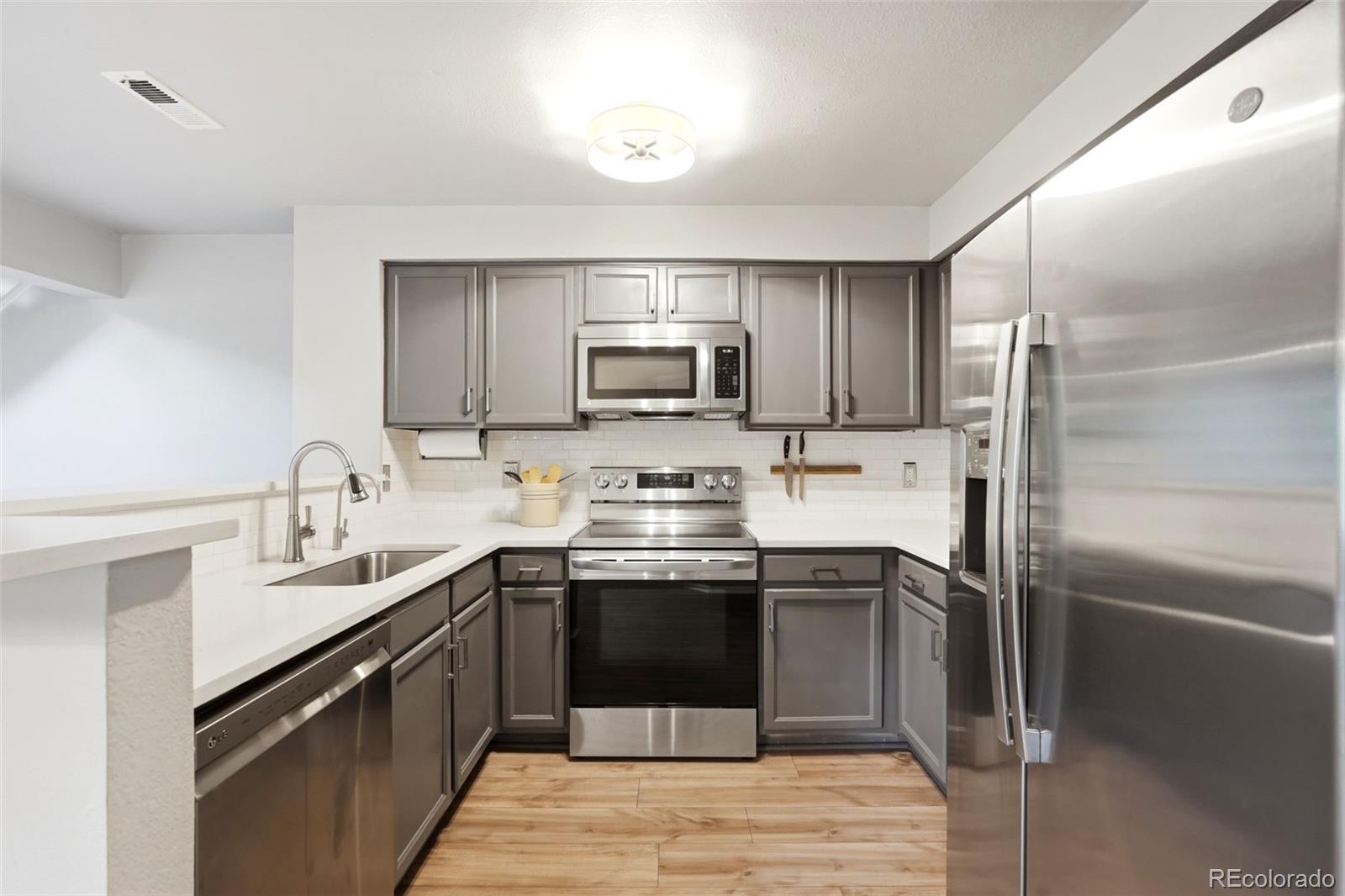 MLS Image #6 for 816 s vance street,lakewood, Colorado