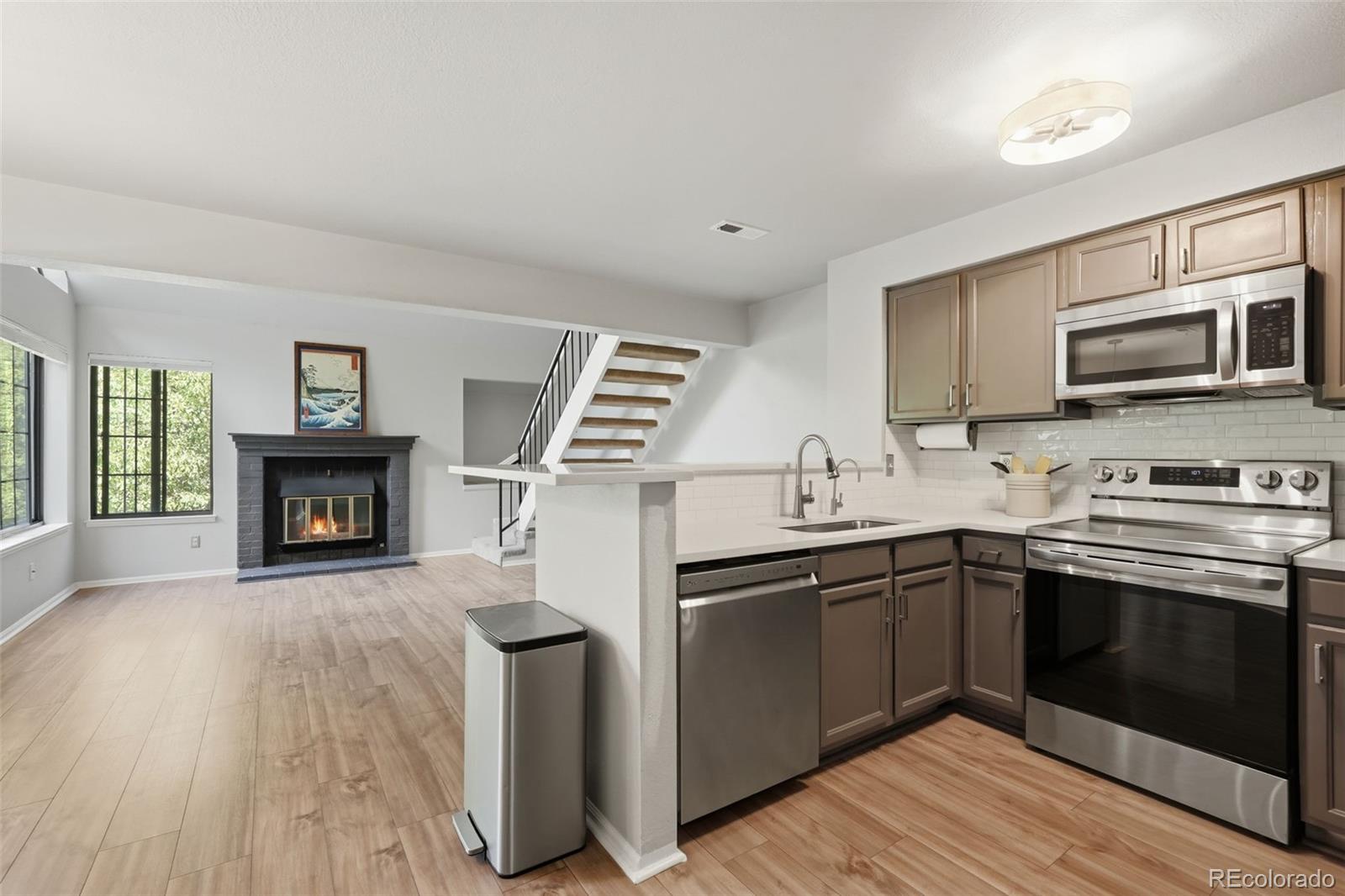 MLS Image #7 for 816 s vance street,lakewood, Colorado