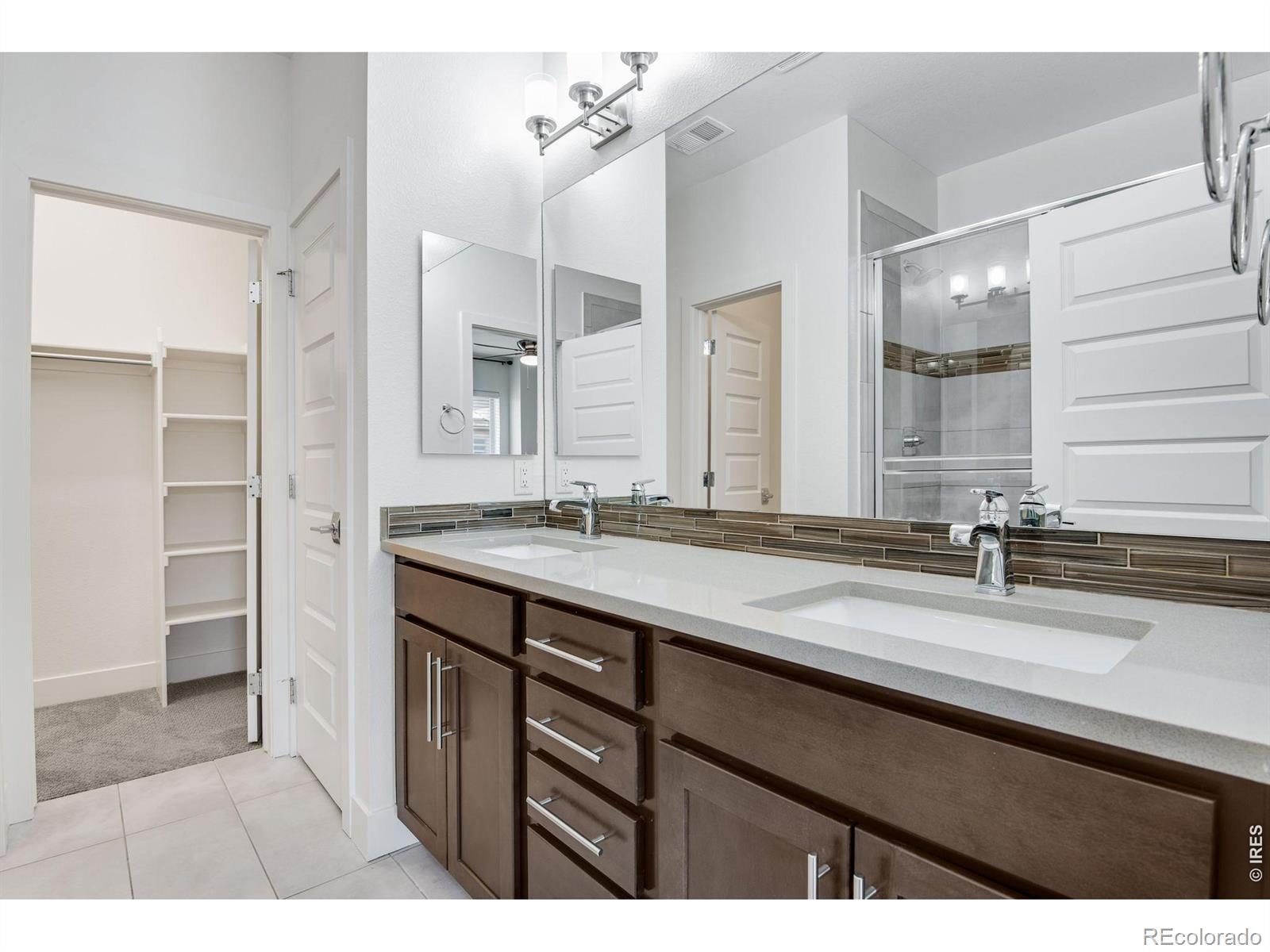 MLS Image #22 for 19570 e sunset circle,aurora, Colorado