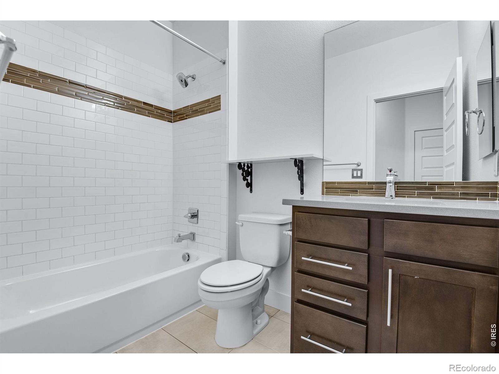 MLS Image #25 for 19570 e sunset circle,aurora, Colorado