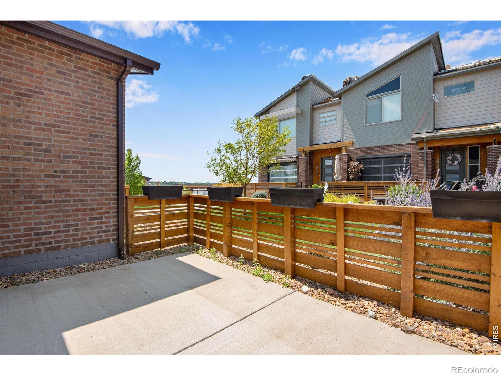 MLS Image #3 for 19570 e sunset circle,aurora, Colorado