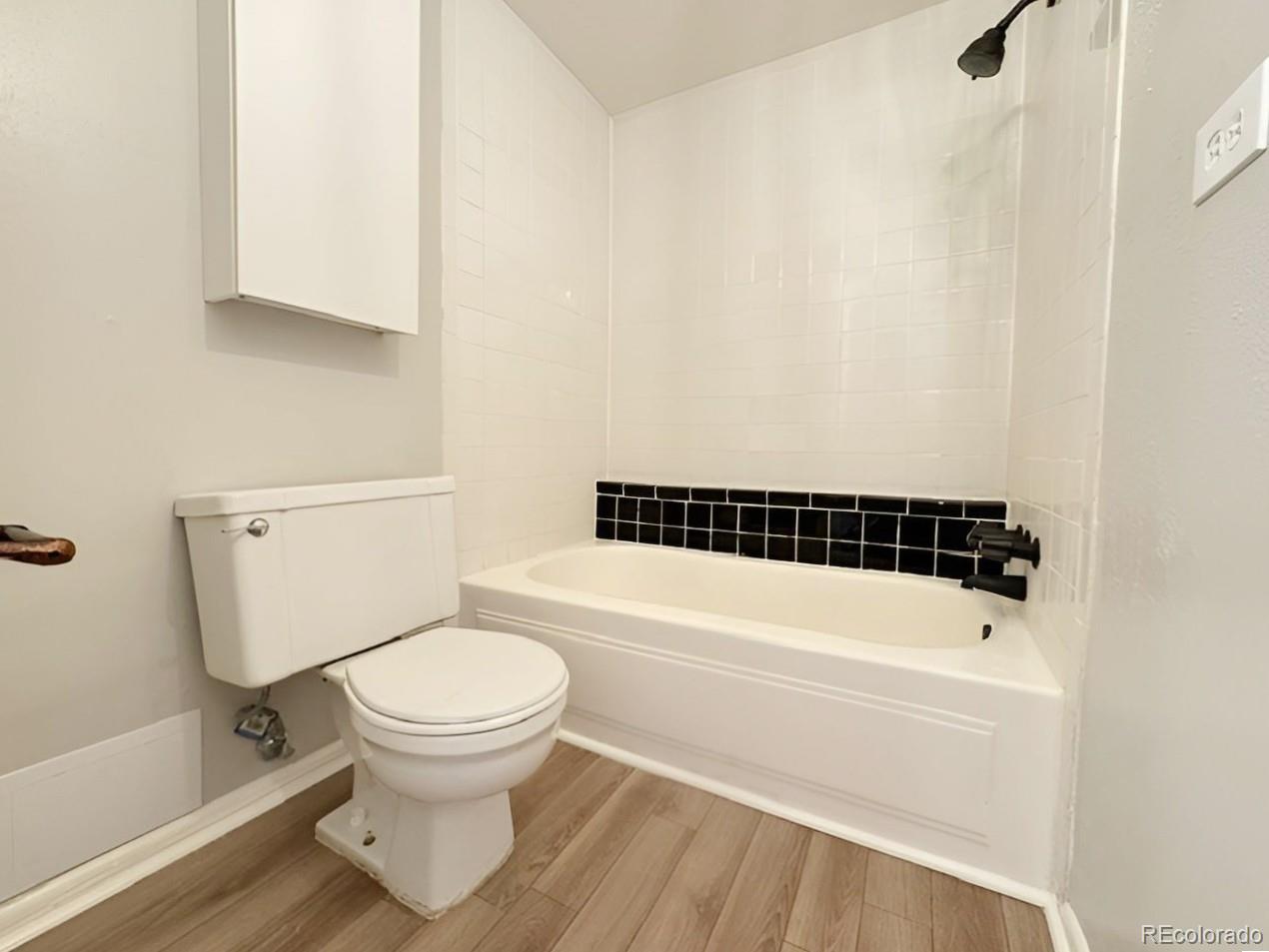 MLS Image #15 for 937 n clarkson street,denver, Colorado