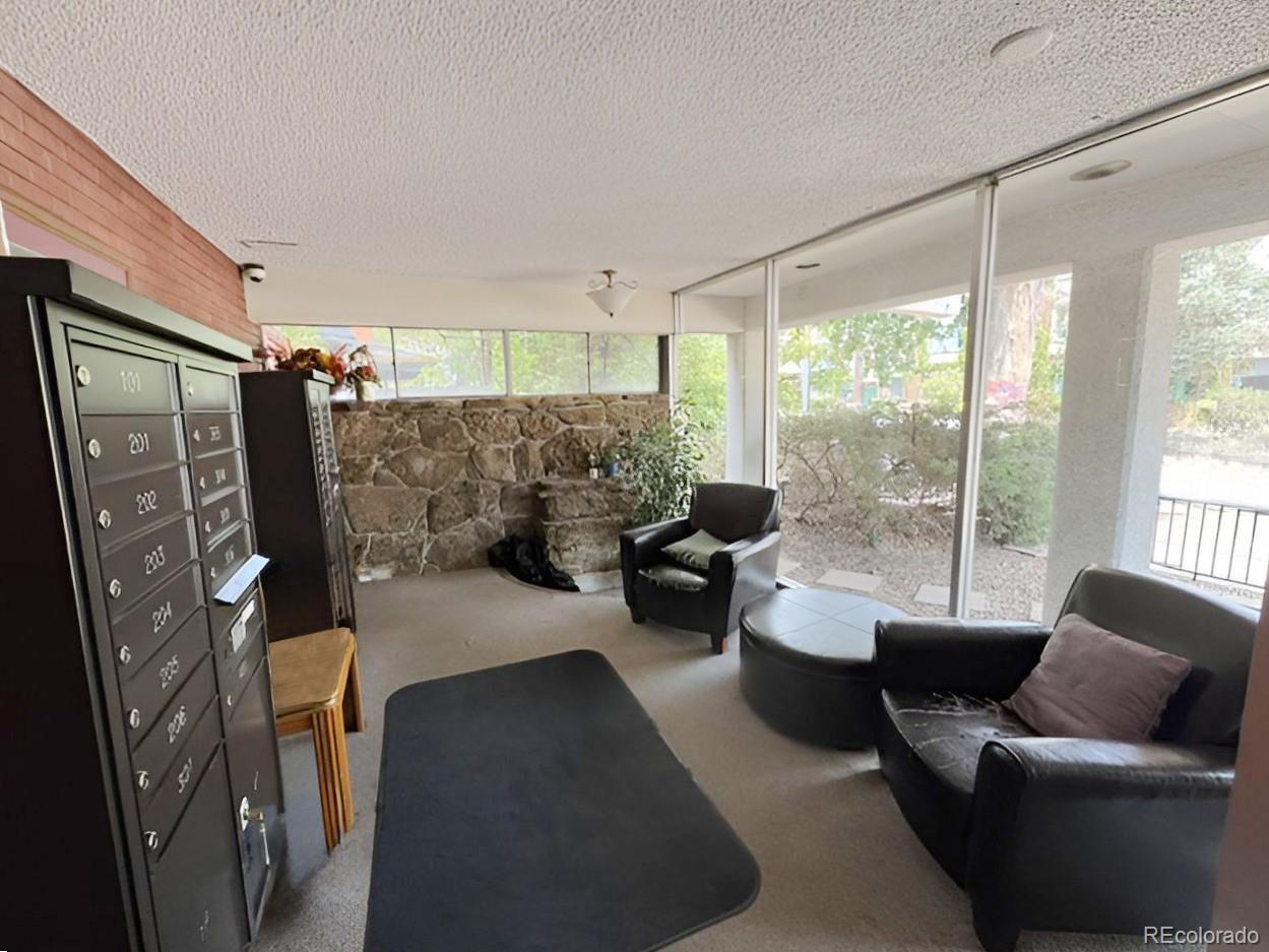 MLS Image #18 for 937 n clarkson street,denver, Colorado